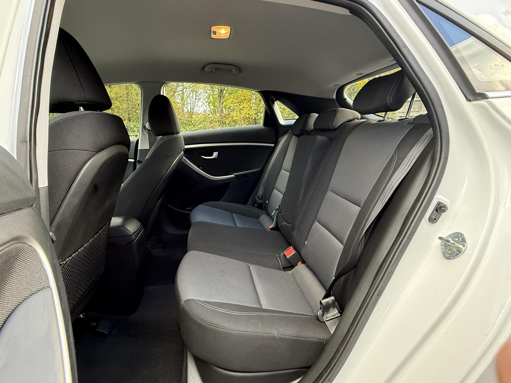 Hyundai i30 1.4 Blue Drive SE Hatchback 5dr Petrol Manual Euro 6 (s/s) (100 ps)