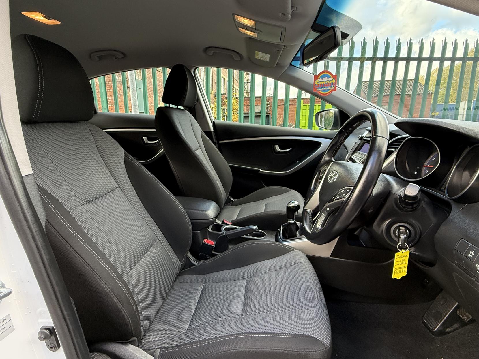 Hyundai i30 1.4 Blue Drive SE Hatchback 5dr Petrol Manual Euro 6 (s/s) (100 ps)