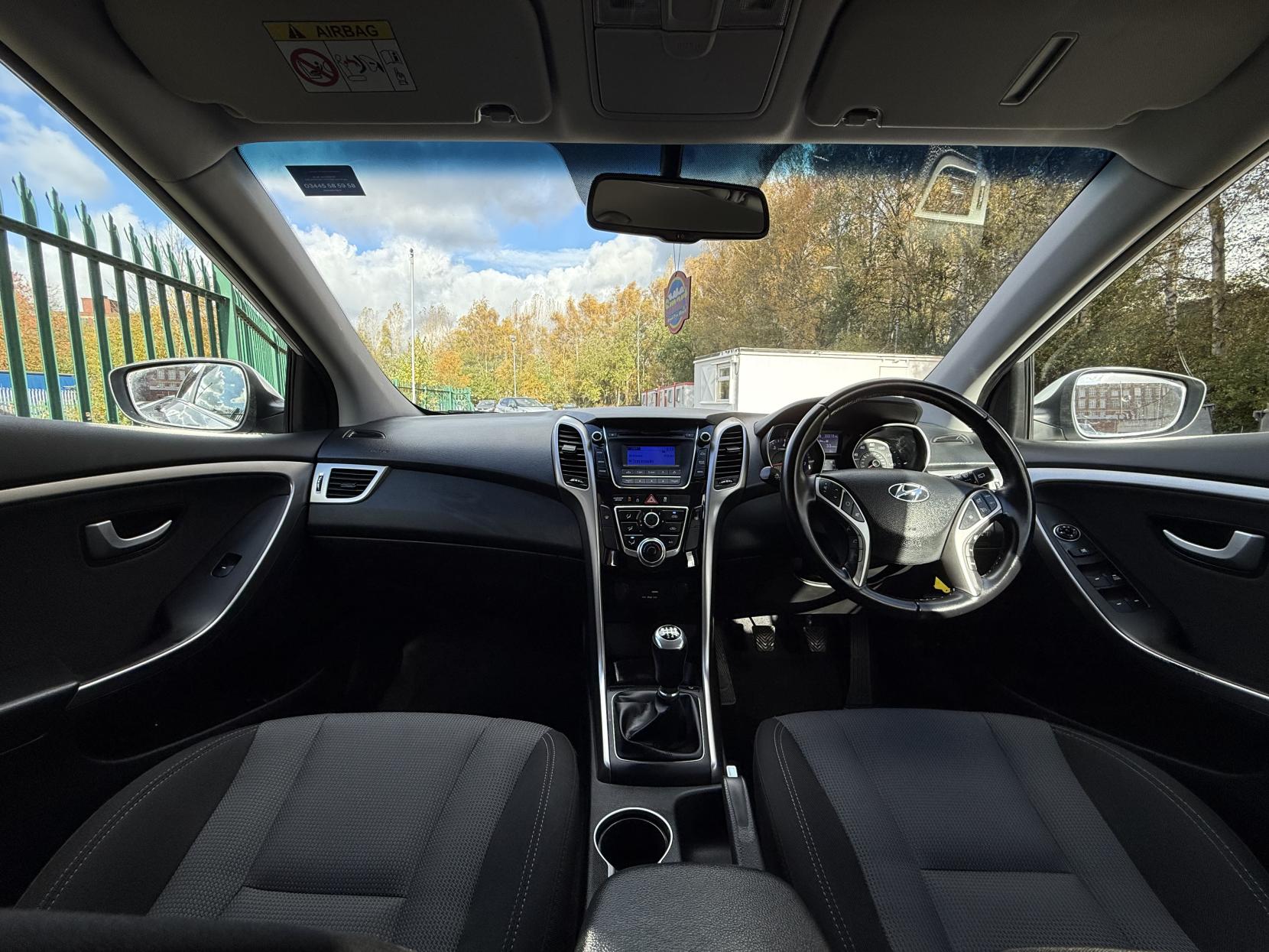 Hyundai i30 1.4 Blue Drive SE Hatchback 5dr Petrol Manual Euro 6 (s/s) (100 ps)