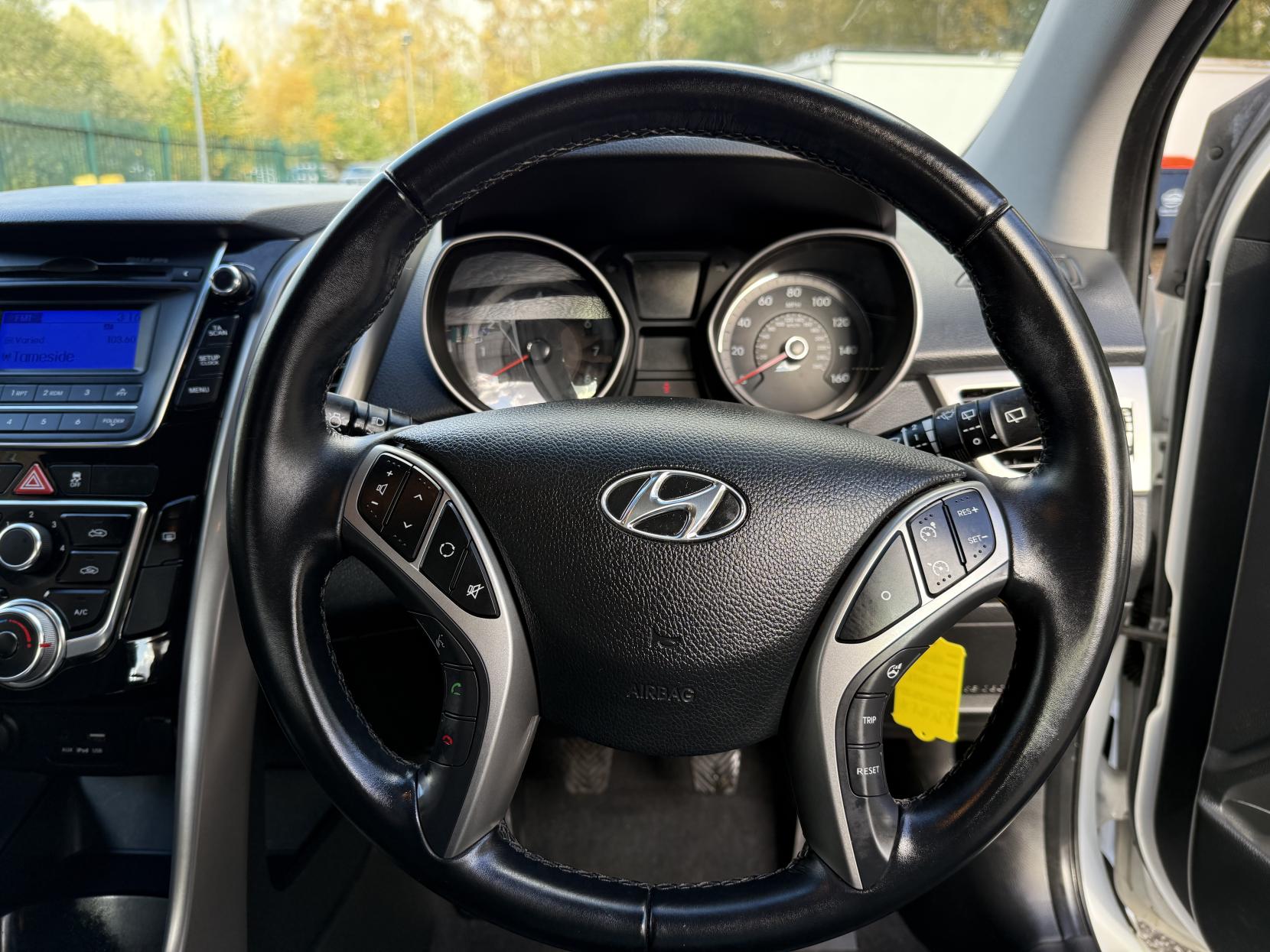 Hyundai i30 1.4 Blue Drive SE Hatchback 5dr Petrol Manual Euro 6 (s/s) (100 ps)