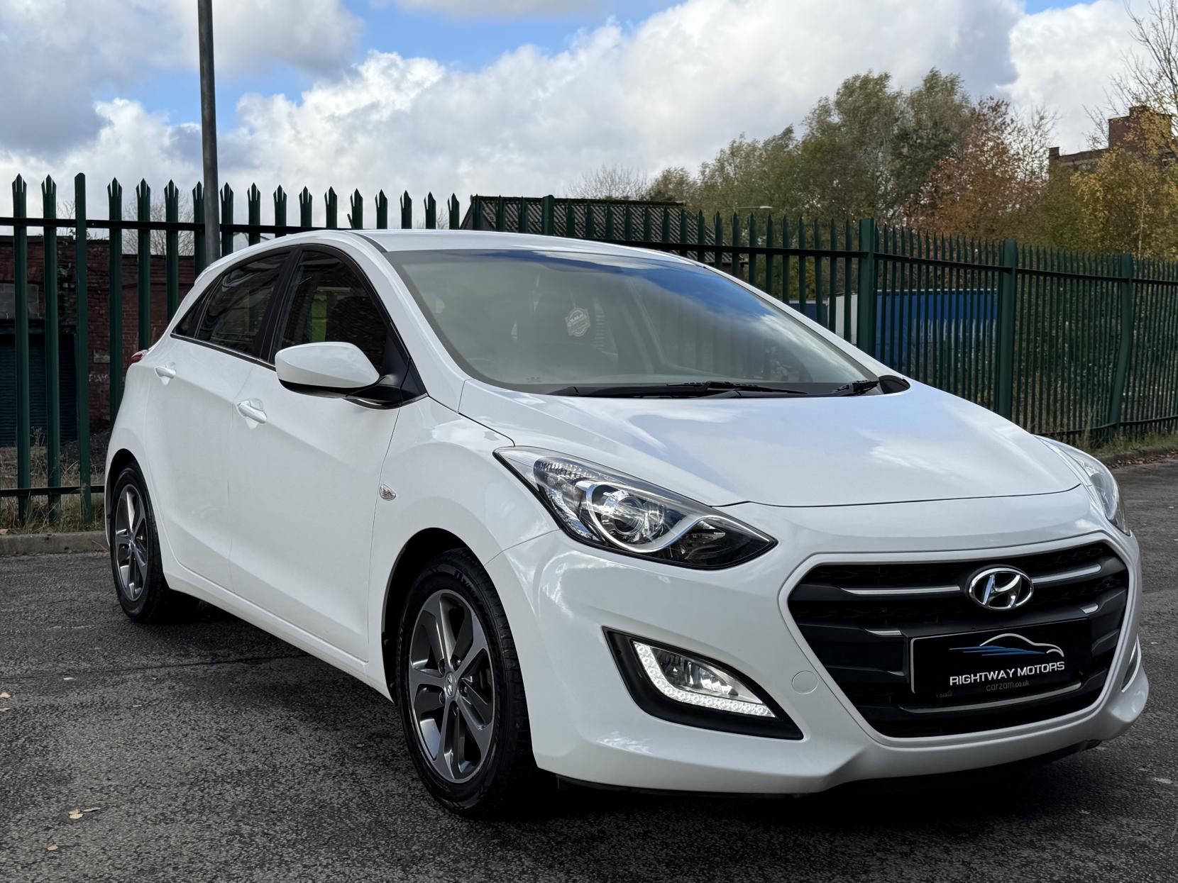 Hyundai i30 1.4 Blue Drive SE Hatchback 5dr Petrol Manual Euro 6 (s/s) (100 ps)