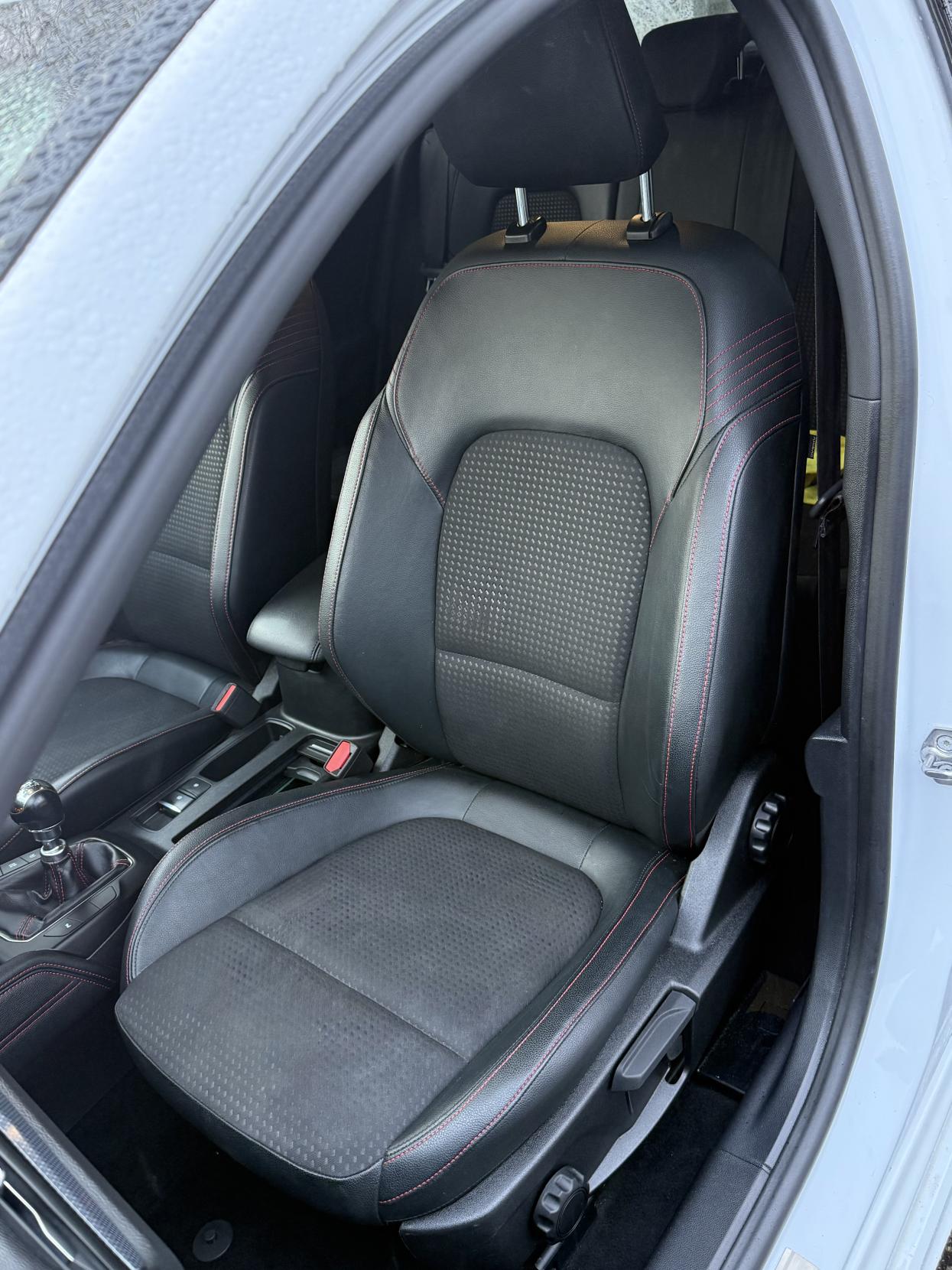 Ford Focus 1.0T EcoBoost ST-Line X Hatchback 5dr Petrol Manual Euro 6 (s/s) (125 ps)