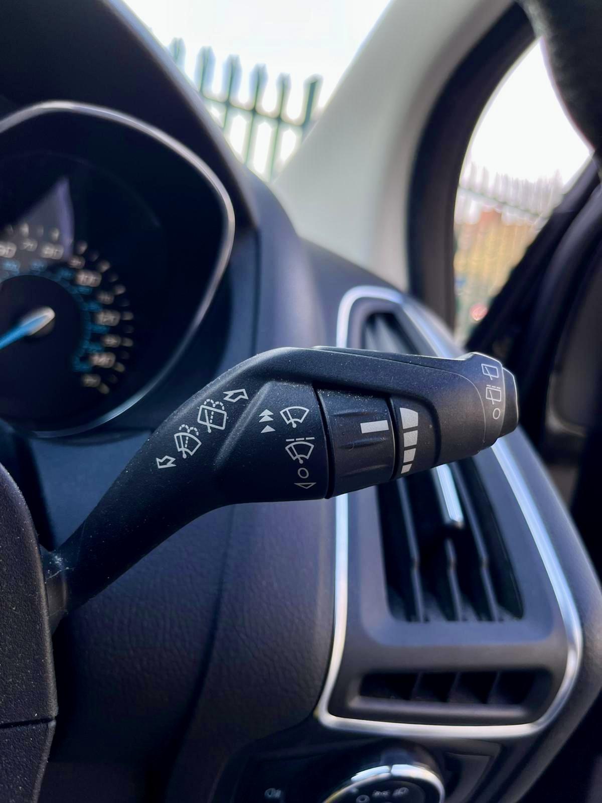 Ford Focus 1.6 Edge Hatchback 5dr Petrol Manual Euro 5 (105 ps)