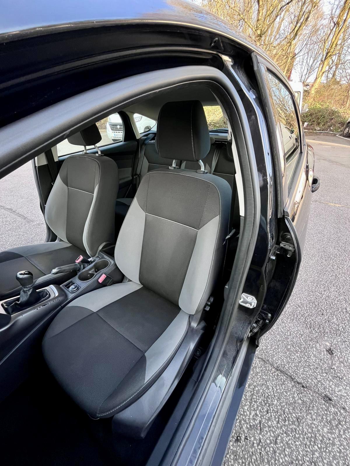 Ford Focus 1.6 Edge Hatchback 5dr Petrol Manual Euro 5 (105 ps)