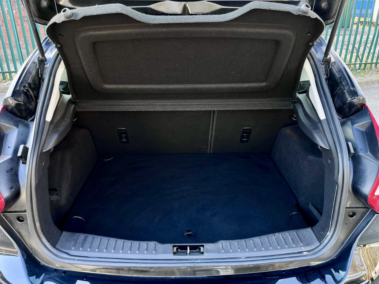 Ford Focus 1.6 Edge Hatchback 5dr Petrol Manual Euro 5 (105 ps)