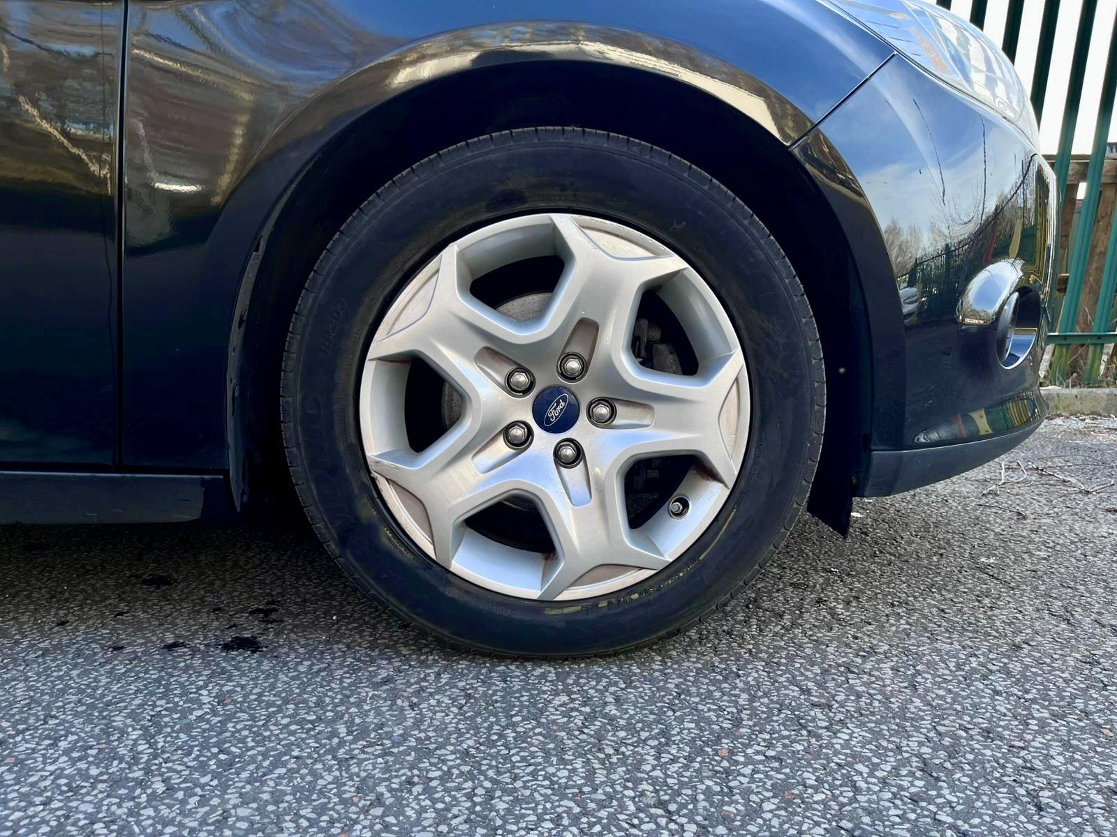 Ford Focus 1.6 Edge Hatchback 5dr Petrol Manual Euro 5 (105 ps)