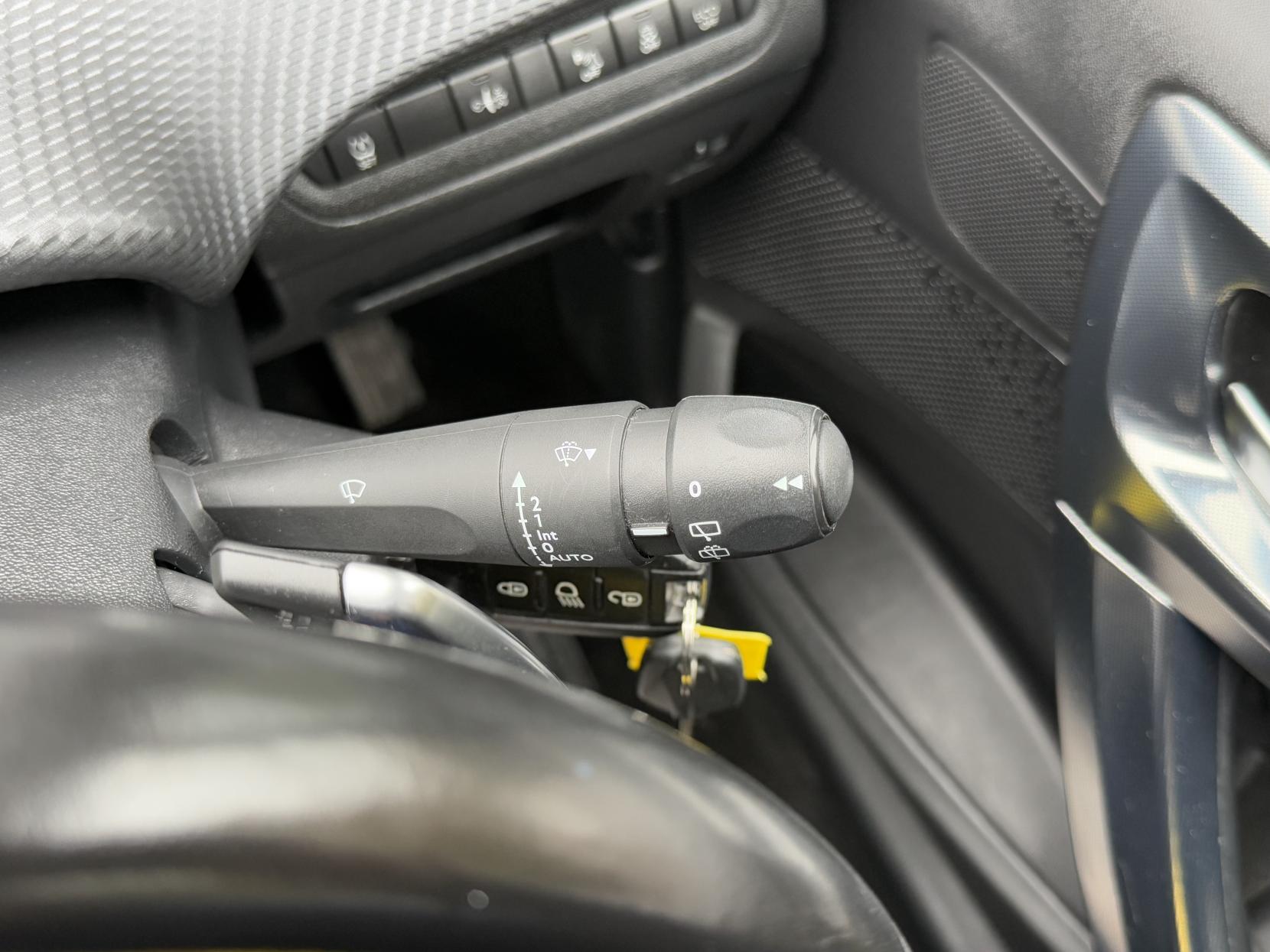 Peugeot 2008 1.6 e-HDi Allure SUV 5dr Diesel EGC Euro 5 (s/s) (92 ps)