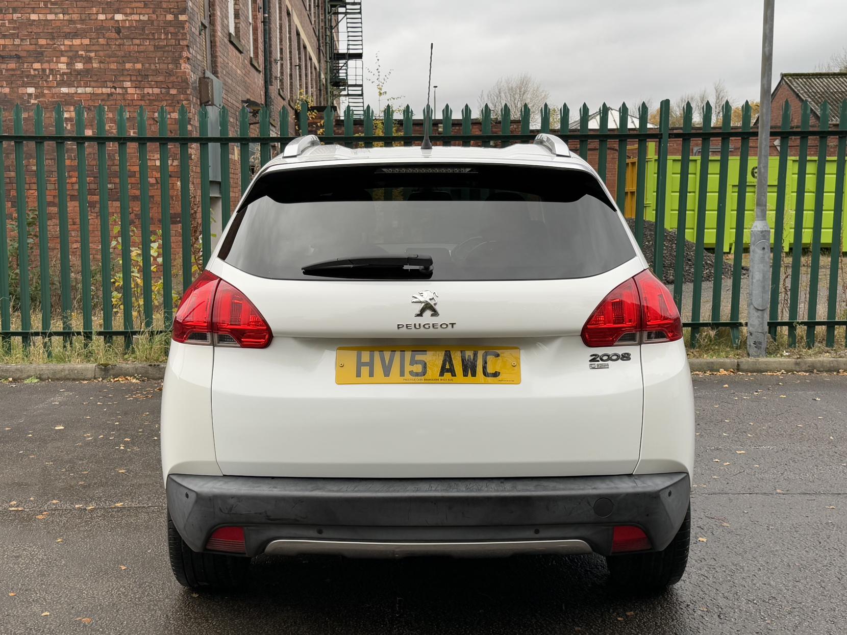 Peugeot 2008 1.6 e-HDi Allure SUV 5dr Diesel EGC Euro 5 (s/s) (92 ps)