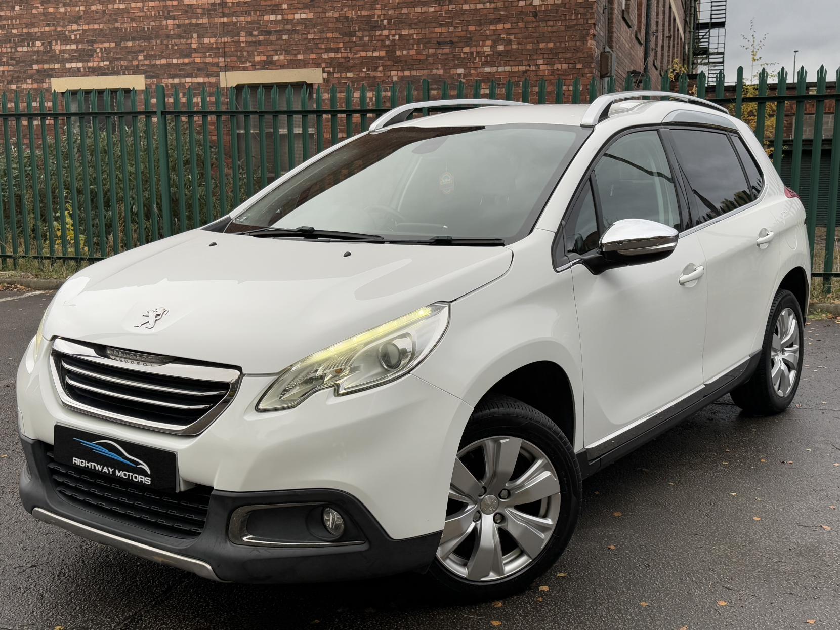 Peugeot 2008 1.6 e-HDi Allure SUV 5dr Diesel EGC Euro 5 (s/s) (92 ps)