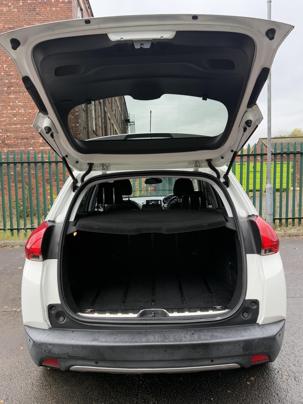 Peugeot 2008 1.6 e-HDi Allure SUV 5dr Diesel EGC Euro 5 (s/s) (92 ps)