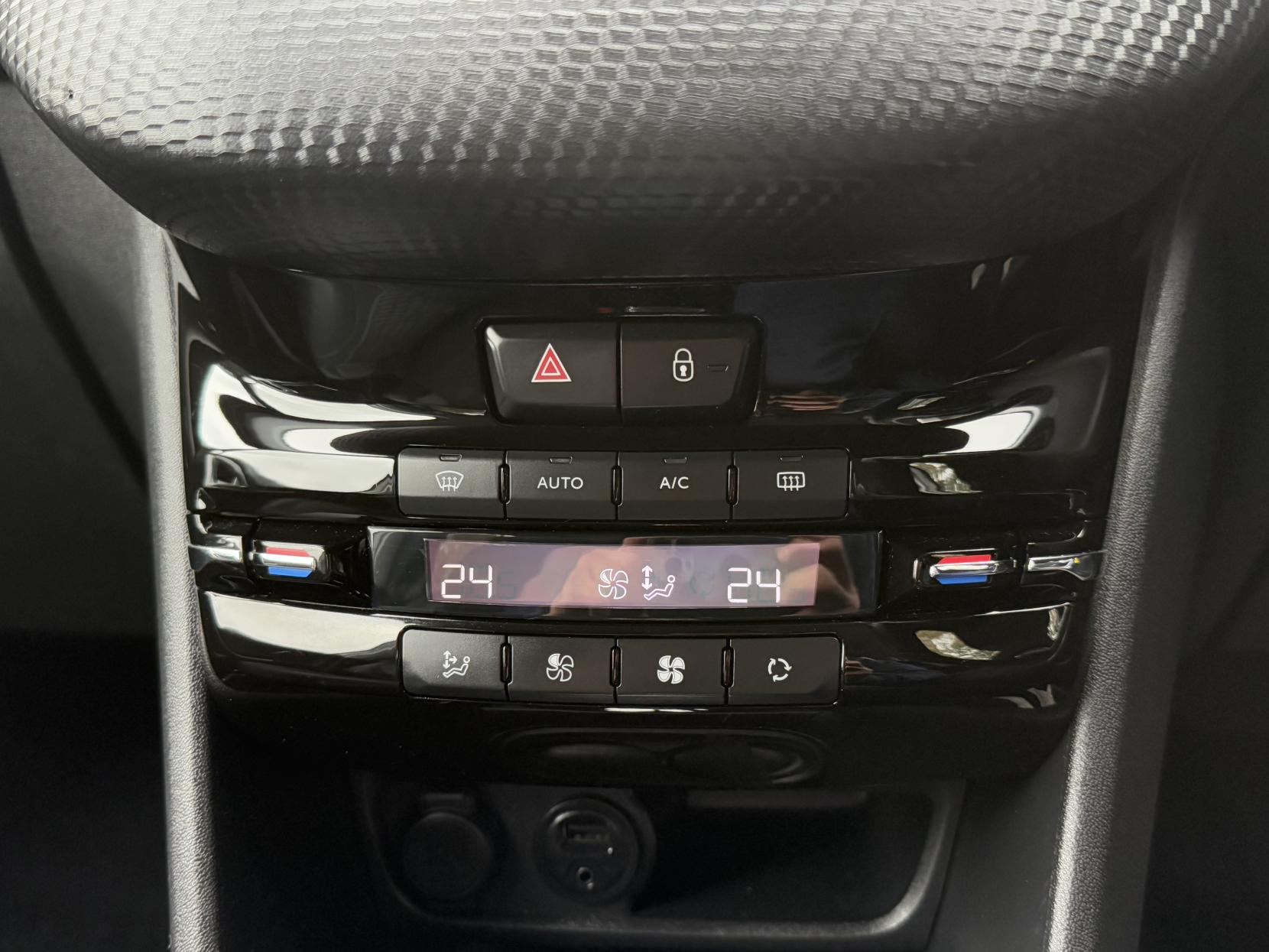 Peugeot 2008 1.6 e-HDi Allure SUV 5dr Diesel EGC Euro 5 (s/s) (92 ps)