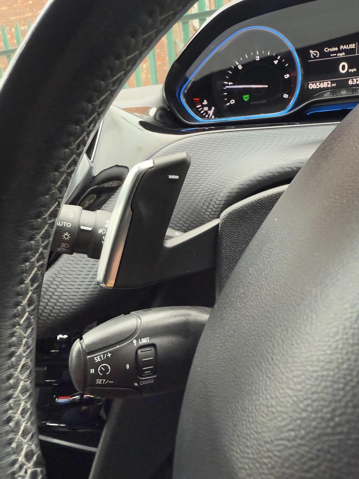 Peugeot 2008 1.6 e-HDi Allure SUV 5dr Diesel EGC Euro 5 (s/s) (92 ps)