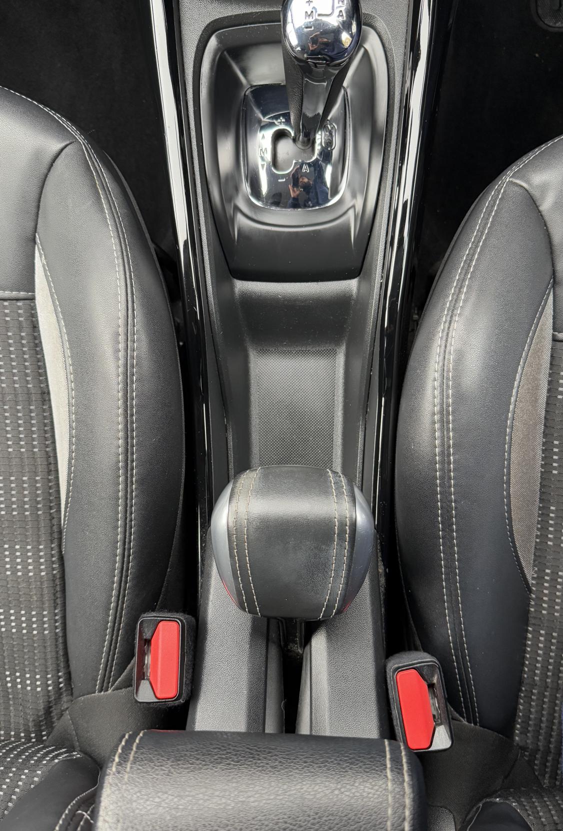 Peugeot 2008 1.6 e-HDi Allure SUV 5dr Diesel EGC Euro 5 (s/s) (92 ps)