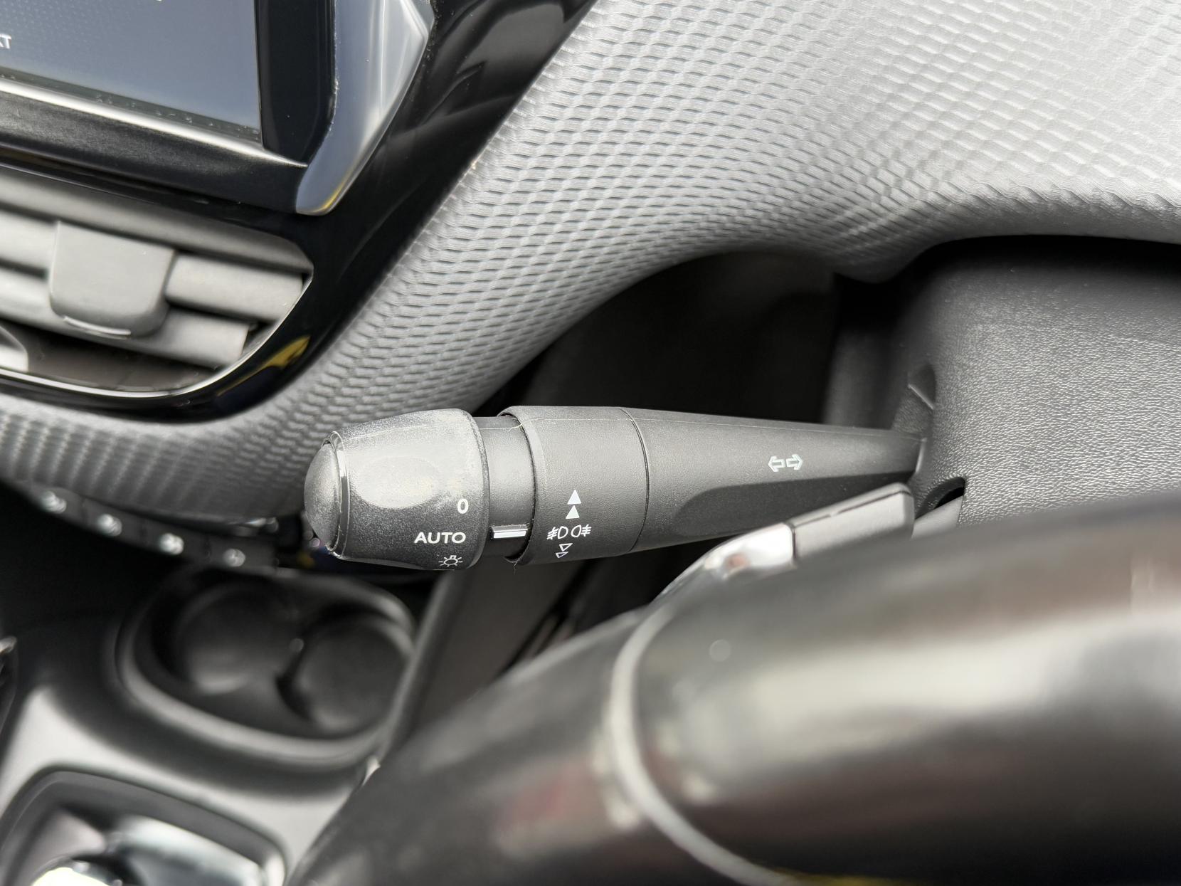 Peugeot 2008 1.6 e-HDi Allure SUV 5dr Diesel EGC Euro 5 (s/s) (92 ps)