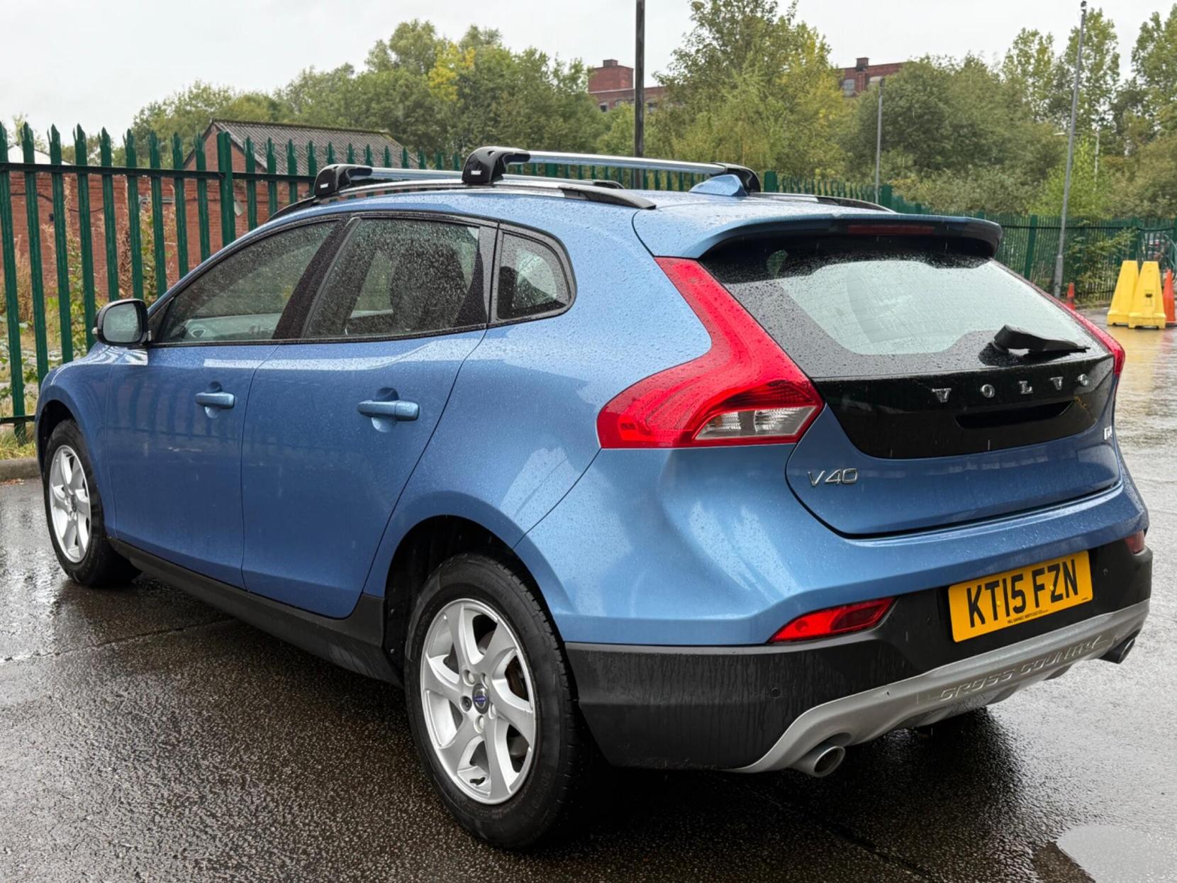 Volvo V40 Cross Country 2.0 D4 SE Nav Euro 6 (s/s) 5dr