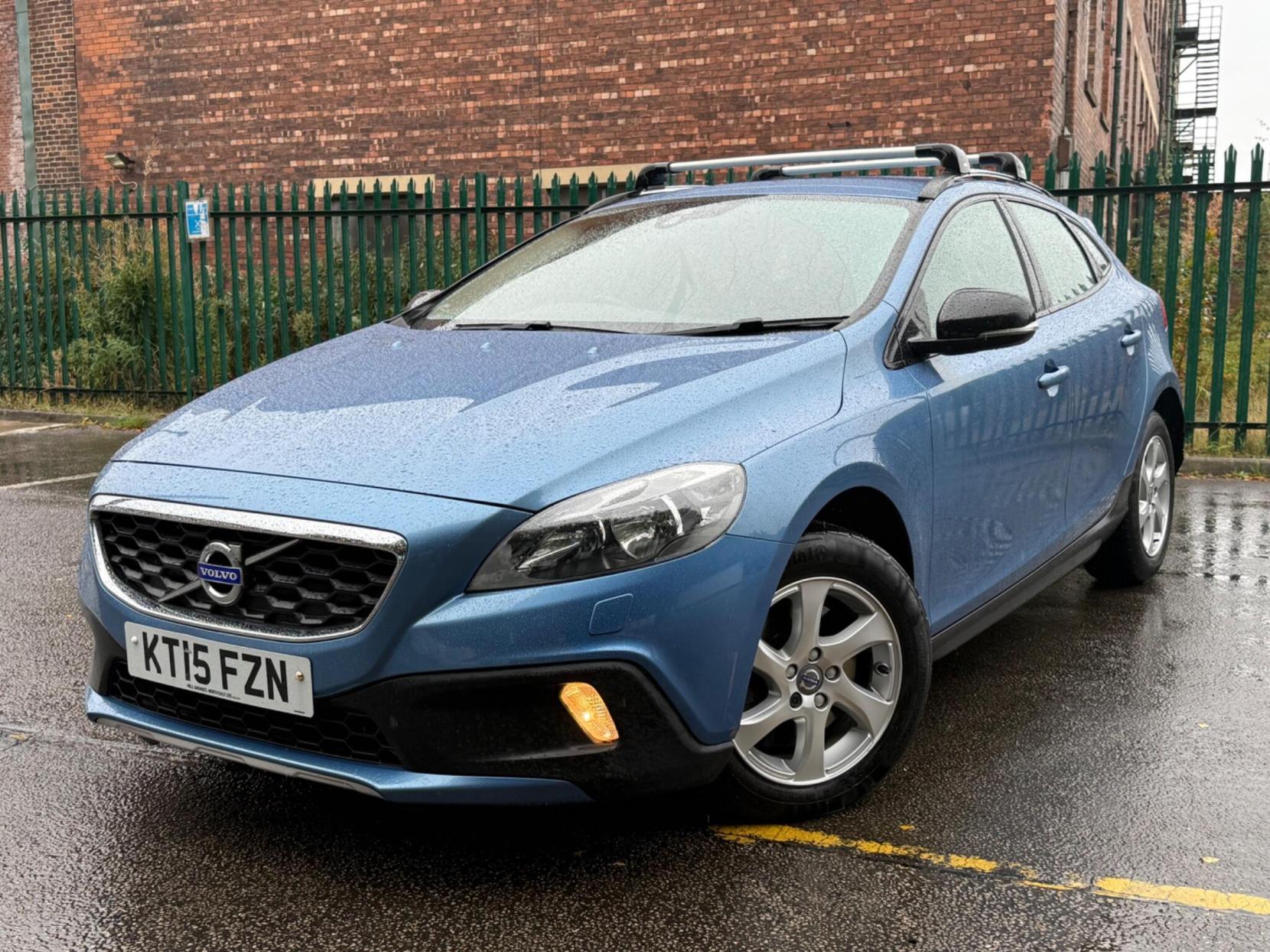 Volvo V40 Cross Country 2.0 D4 SE Nav Euro 6 (s/s) 5dr