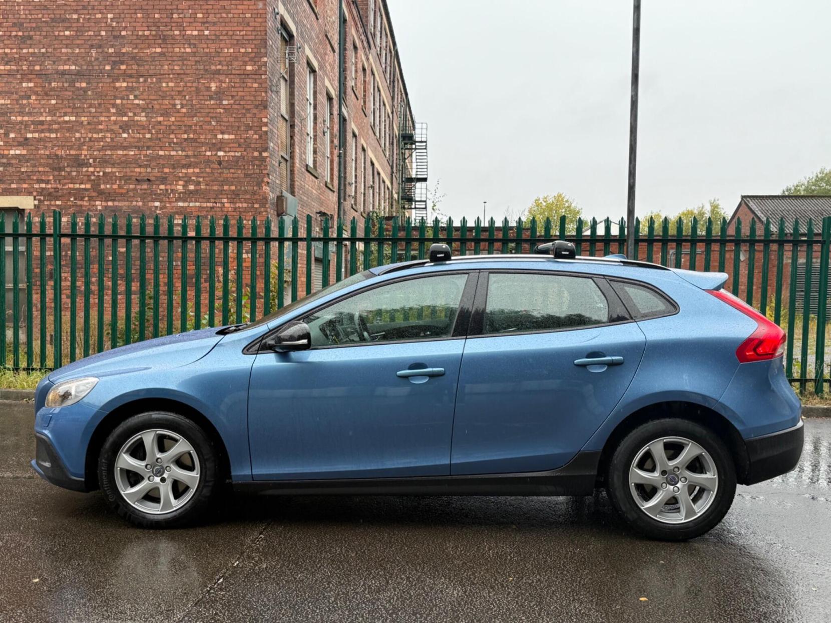 Volvo V40 Cross Country 2.0 D4 SE Nav Euro 6 (s/s) 5dr