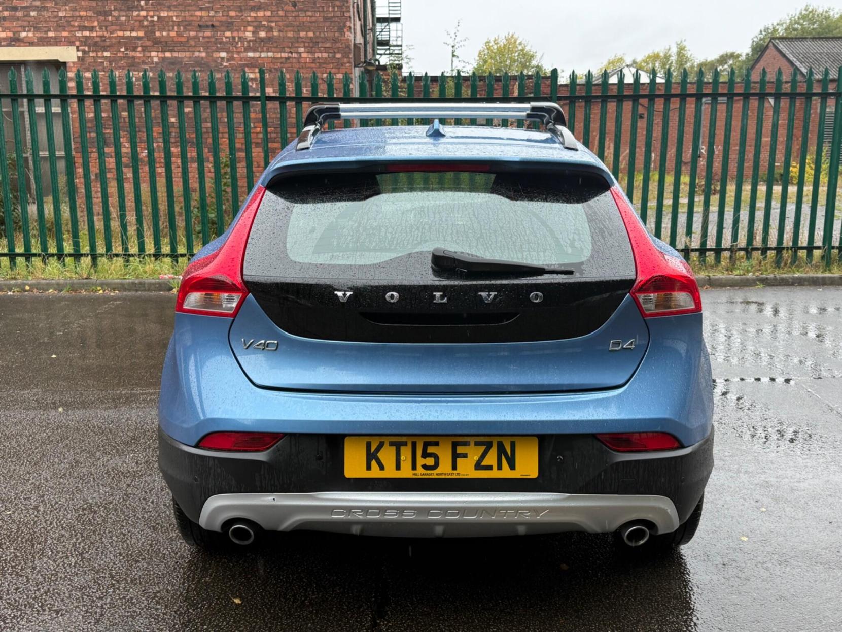 Volvo V40 Cross Country 2.0 D4 SE Nav Euro 6 (s/s) 5dr