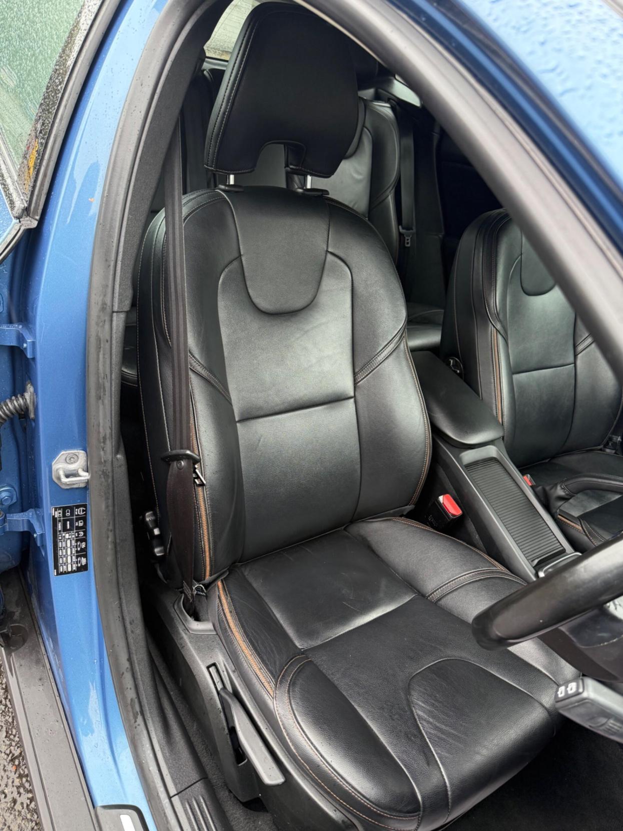 Volvo V40 Cross Country 2.0 D4 SE Nav Euro 6 (s/s) 5dr