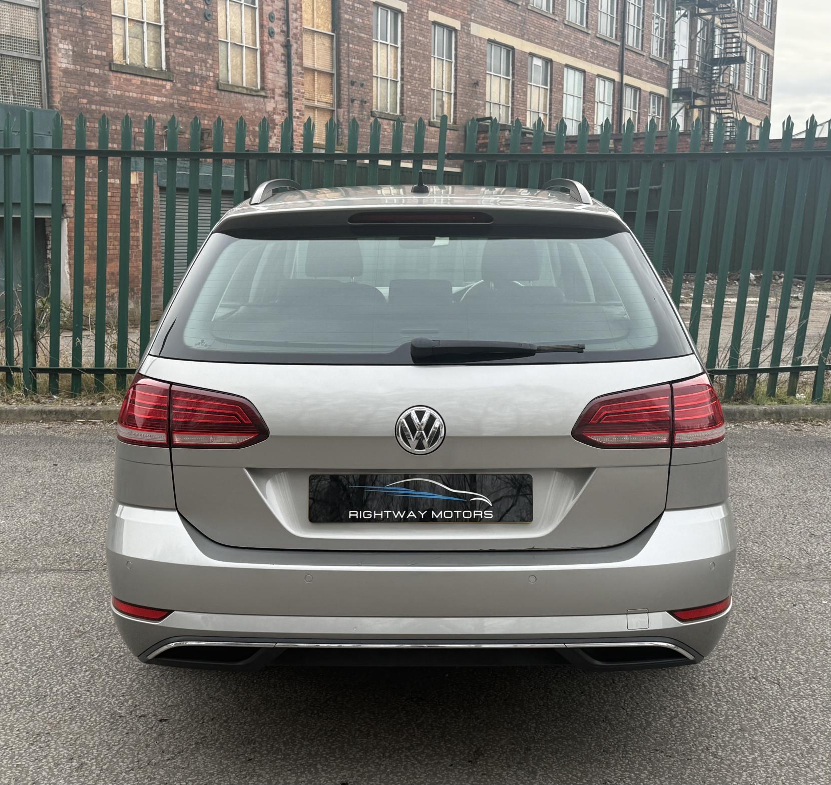 Volkswagen Golf 1.0 TSI SE Nav Estate 5dr Petrol DSG Euro 6 (s/s) (110 bhp)