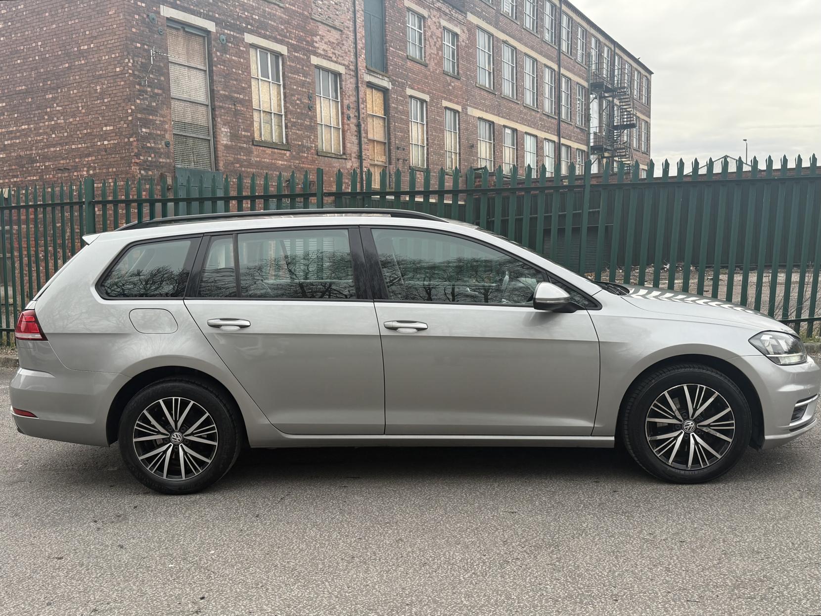 Volkswagen Golf 1.0 TSI SE Nav Estate 5dr Petrol DSG Euro 6 (s/s) (110 bhp)