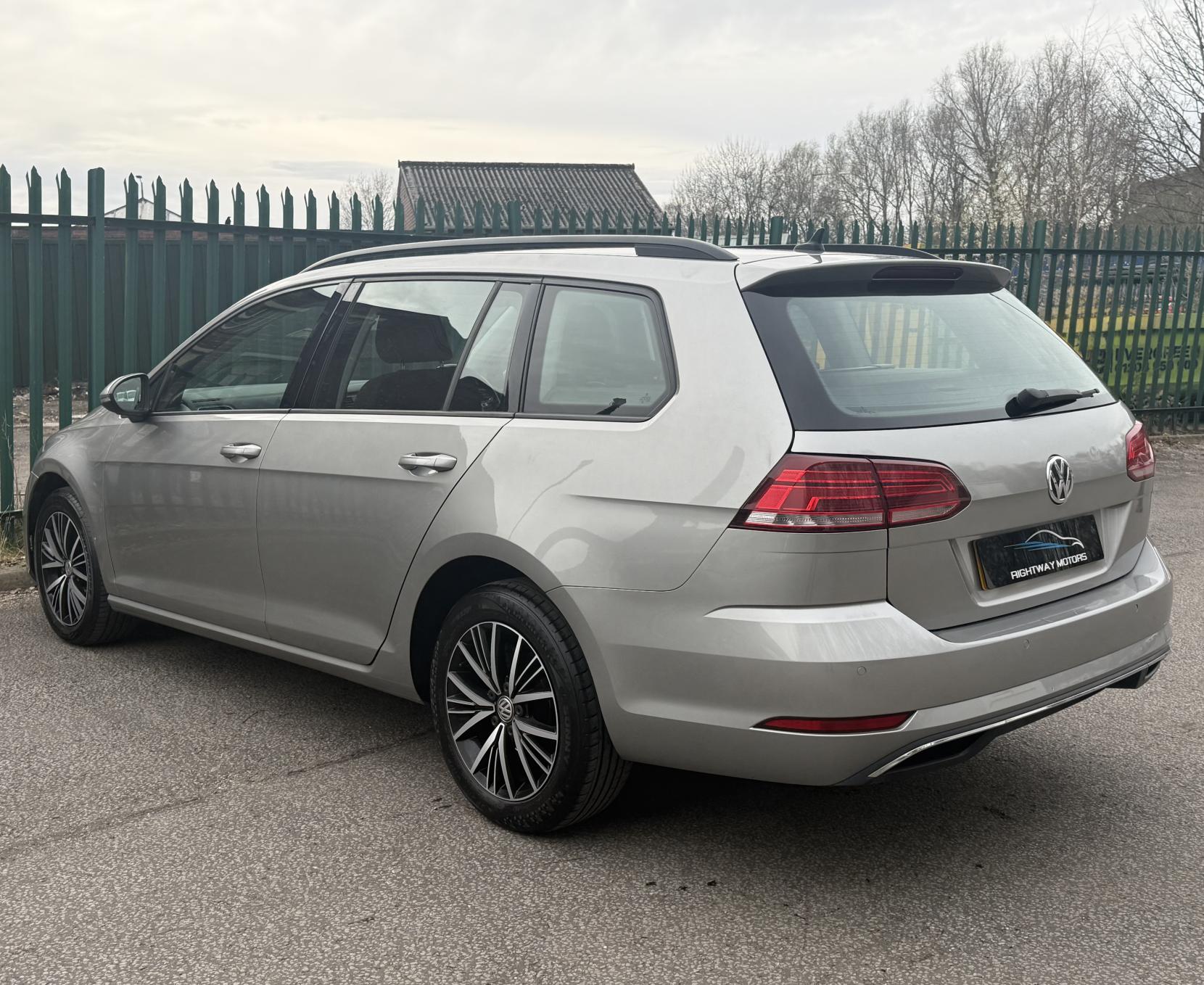 Volkswagen Golf 1.0 TSI SE Nav Estate 5dr Petrol DSG Euro 6 (s/s) (110 bhp)