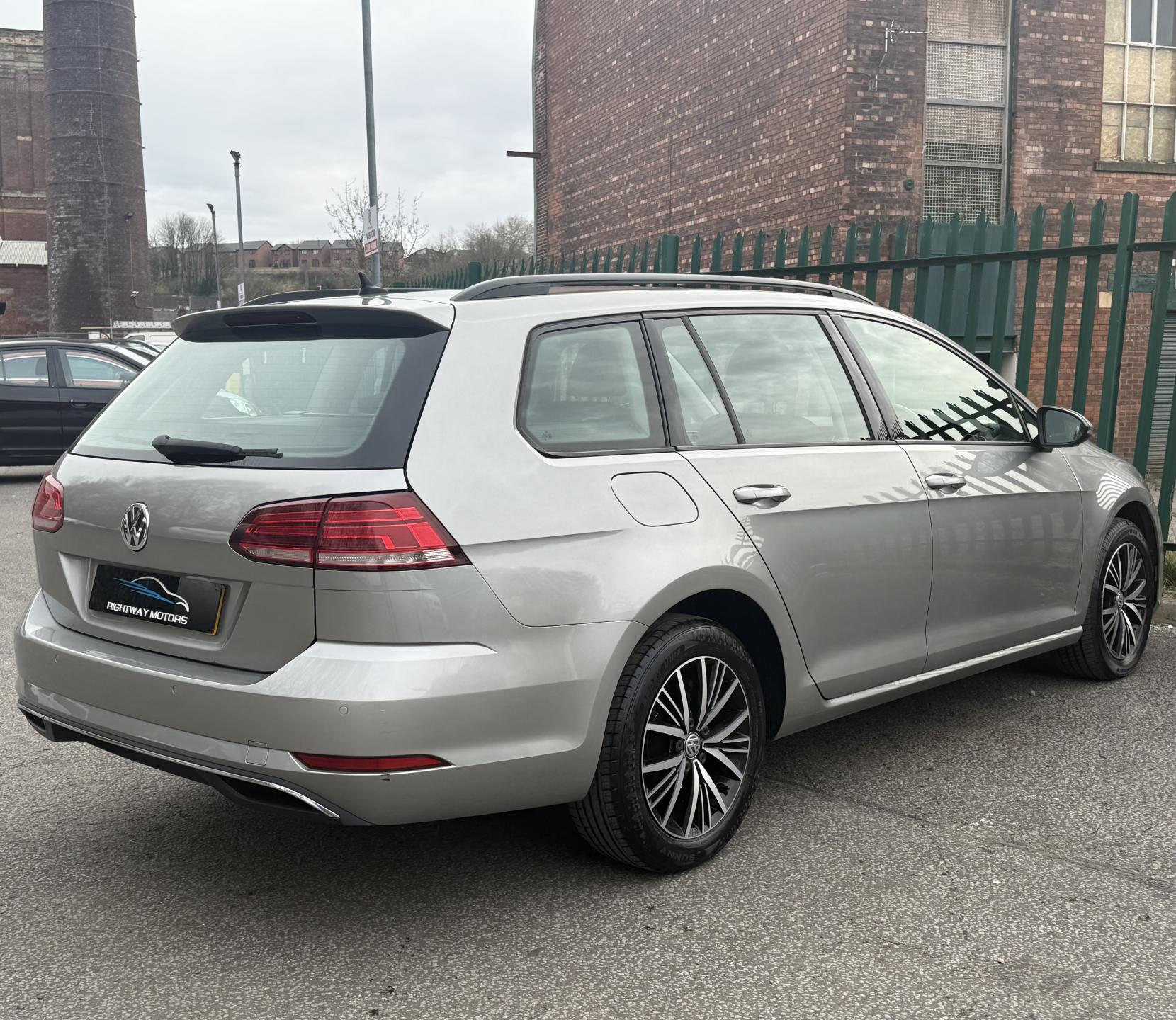 Volkswagen Golf 1.0 TSI SE Nav Estate 5dr Petrol DSG Euro 6 (s/s) (110 bhp)