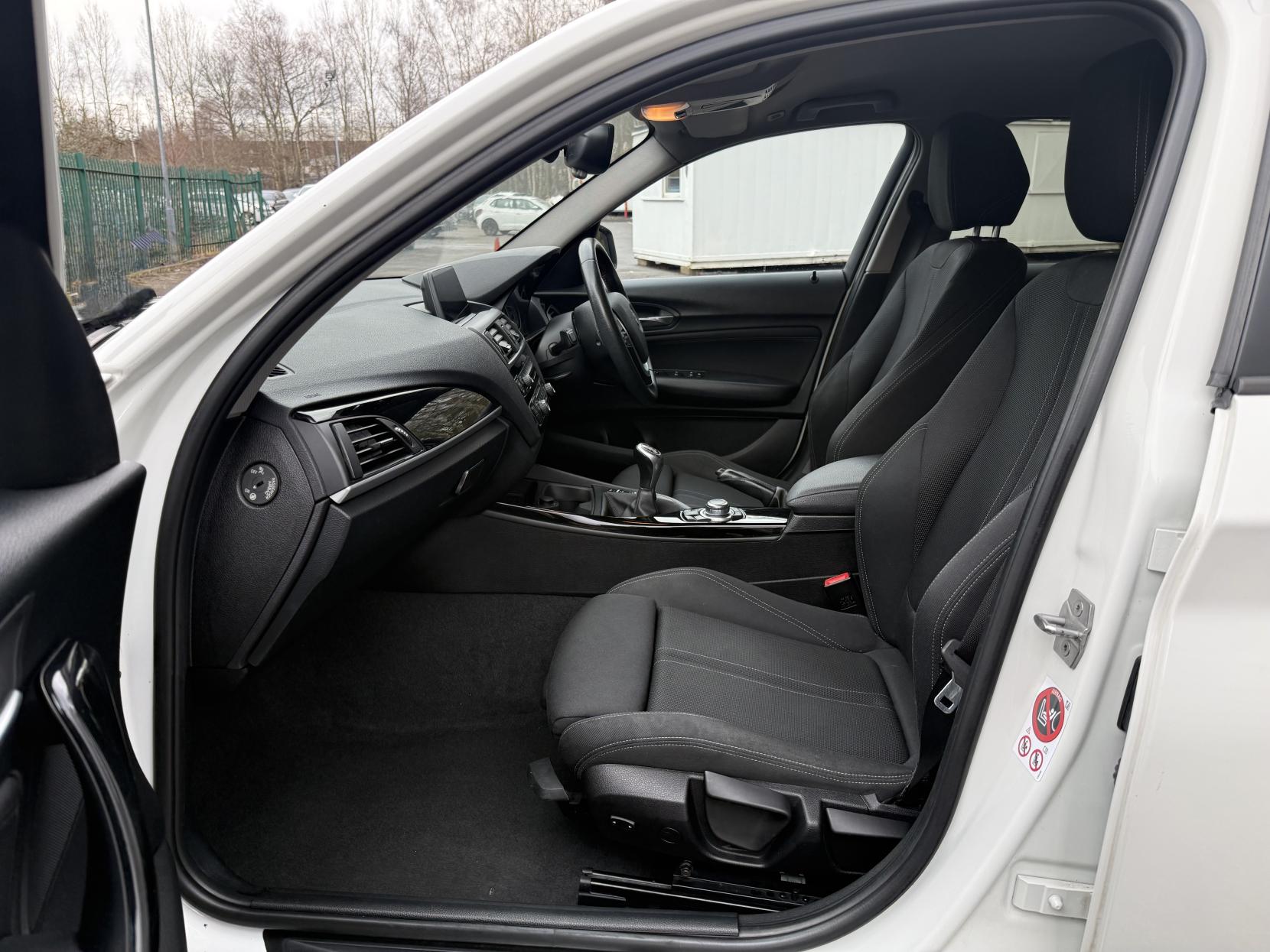 BMW 1 Series 1.5 118i Sport Hatchback 5dr Petrol Manual Euro 6 (s/s) (136 ps)