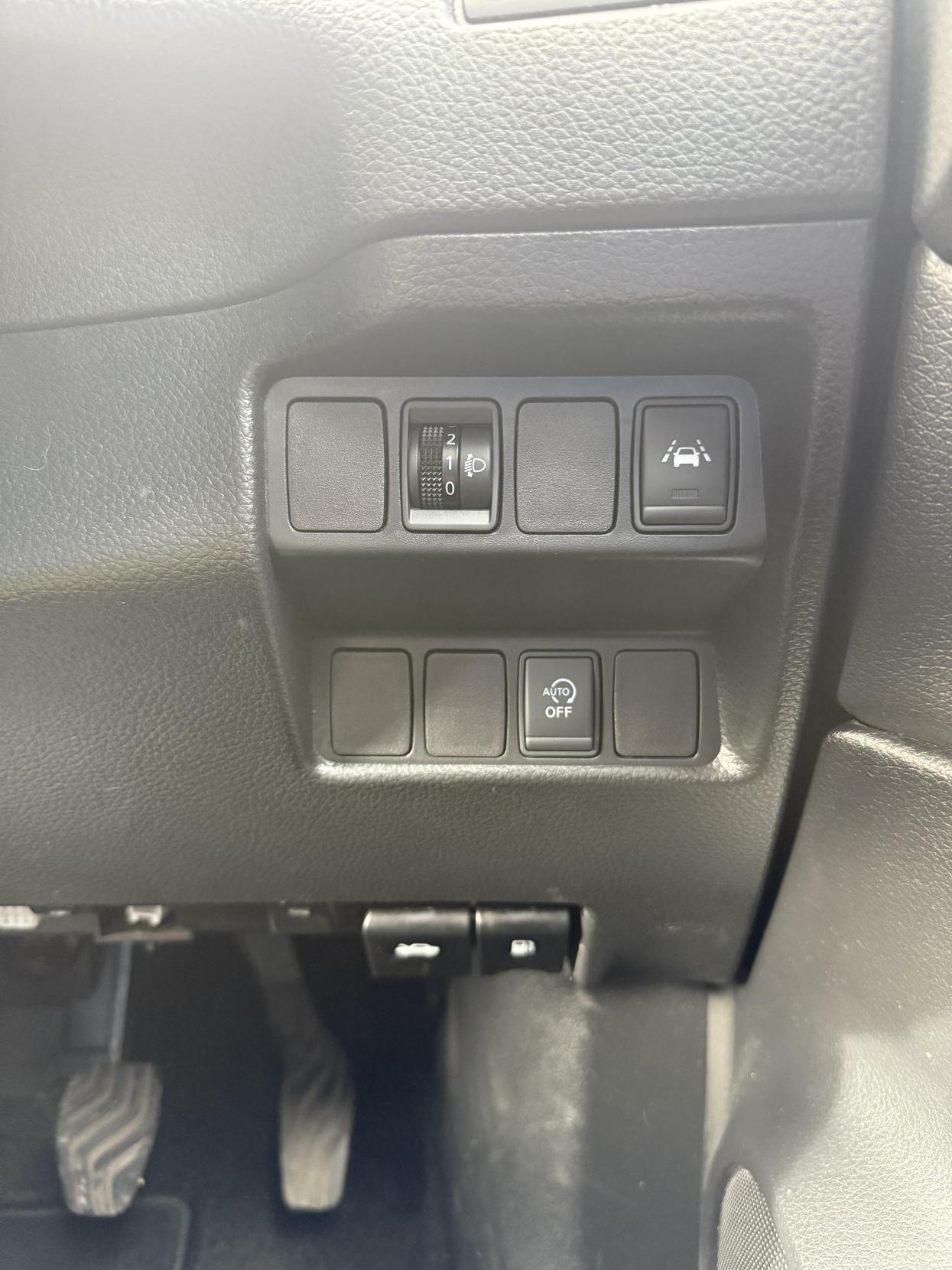 Nissan Qashqai 1.2 DIG-T N-Connecta SUV 5dr Petrol Manual Euro 6 (s/s) (115 ps)