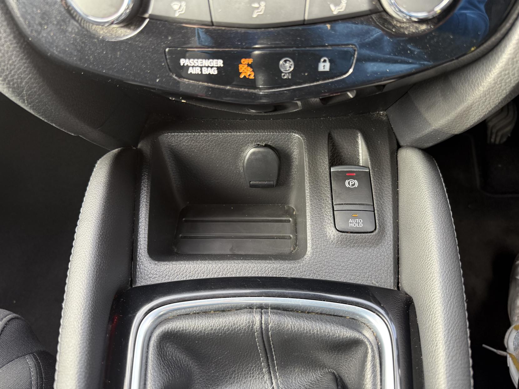 Nissan Qashqai 1.2 DIG-T N-Connecta SUV 5dr Petrol Manual Euro 6 (s/s) (115 ps)