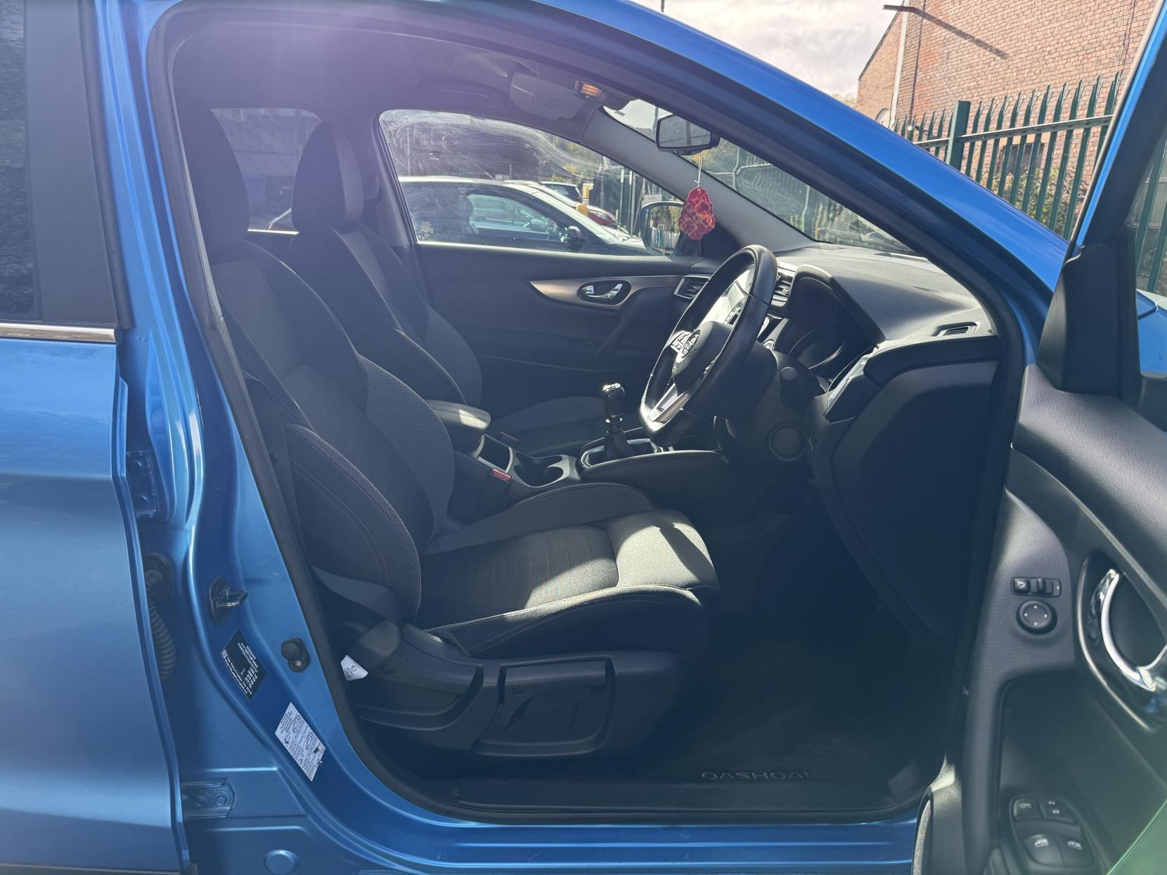 Nissan Qashqai 1.2 DIG-T N-Connecta SUV 5dr Petrol Manual Euro 6 (s/s) (115 ps)