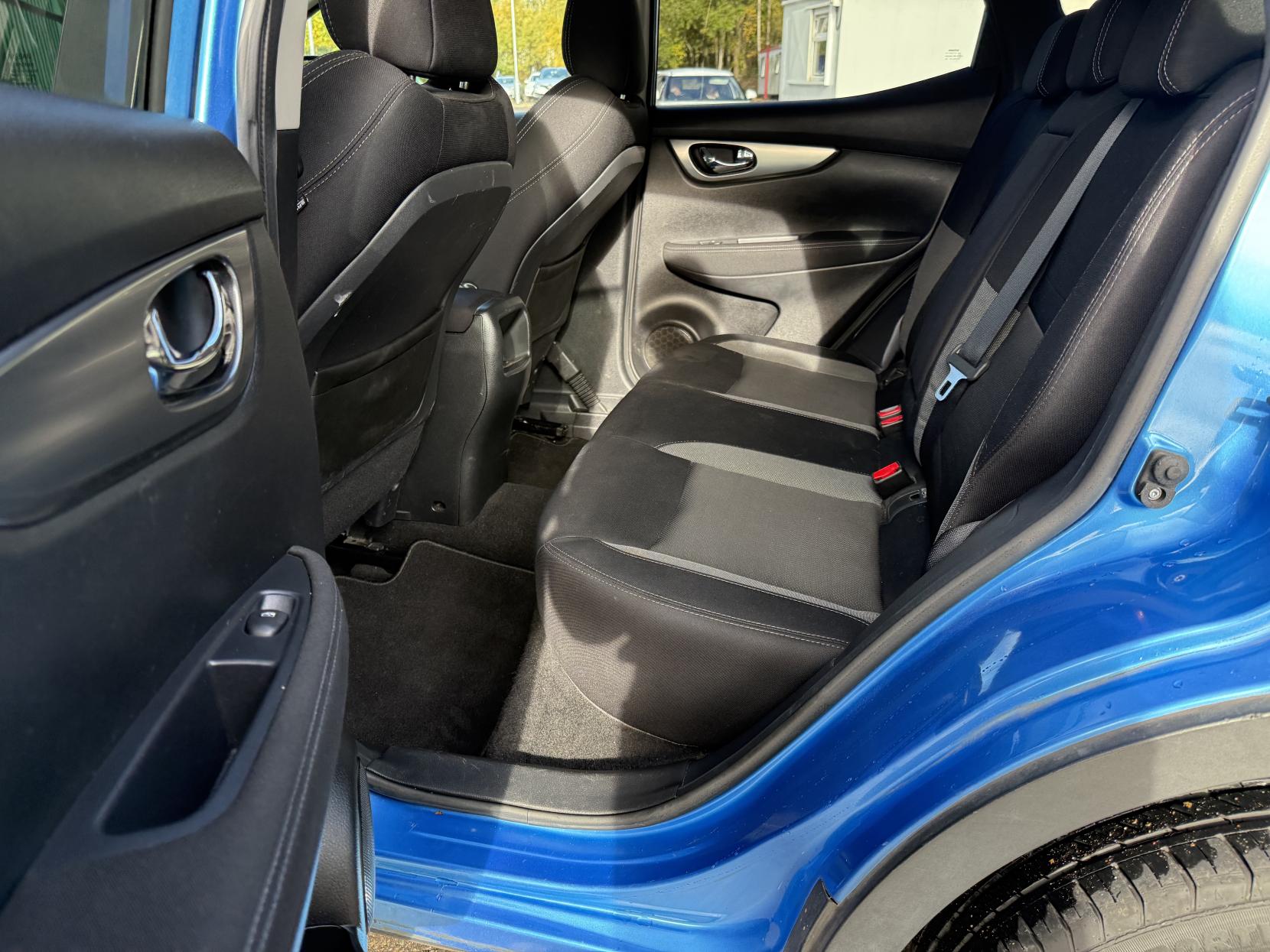 Nissan Qashqai 1.2 DIG-T N-Connecta SUV 5dr Petrol Manual Euro 6 (s/s) (115 ps)