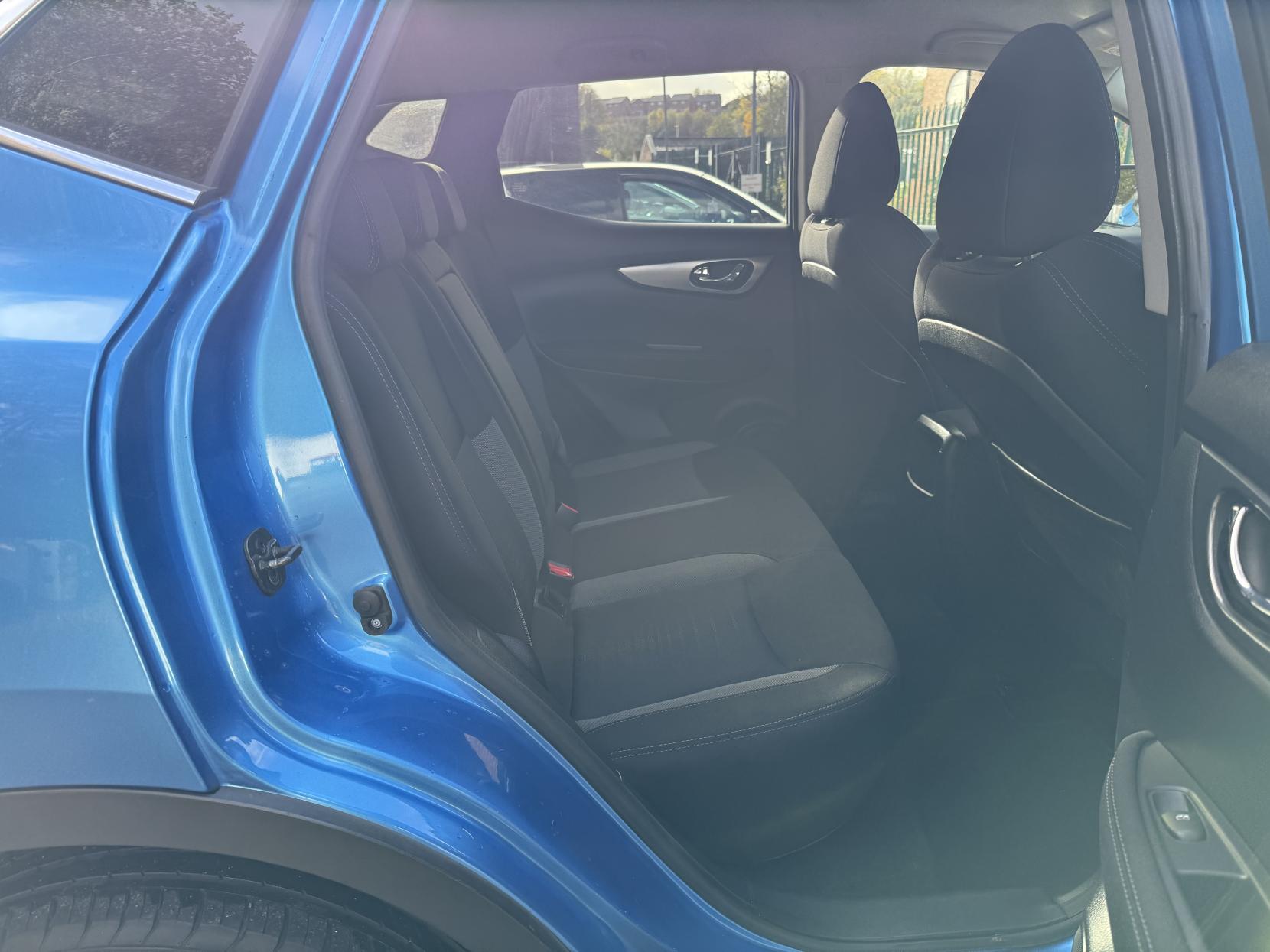 Nissan Qashqai 1.2 DIG-T N-Connecta SUV 5dr Petrol Manual Euro 6 (s/s) (115 ps)