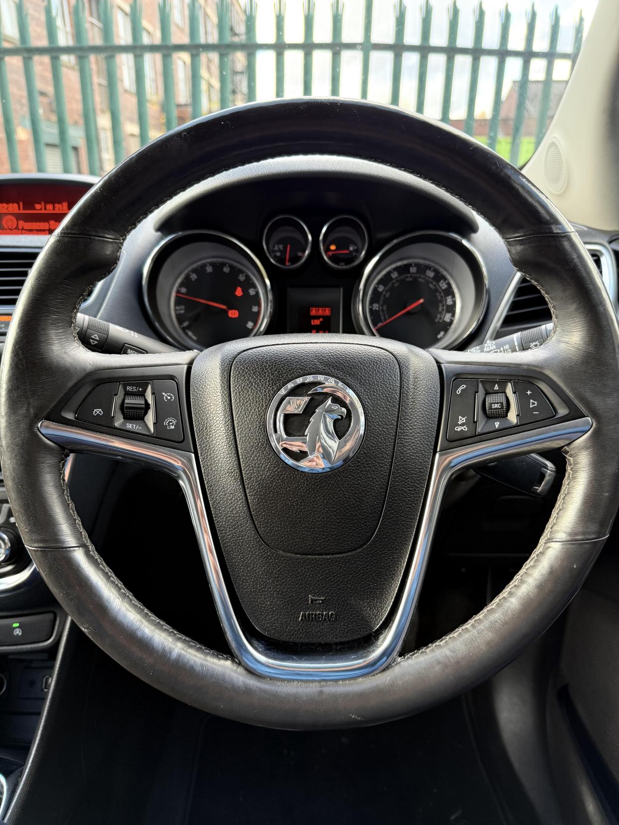 Vauxhall Mokka 1.6i SE SUV 5dr Petrol Manual 2WD Euro 6 (s/s) (115 ps)