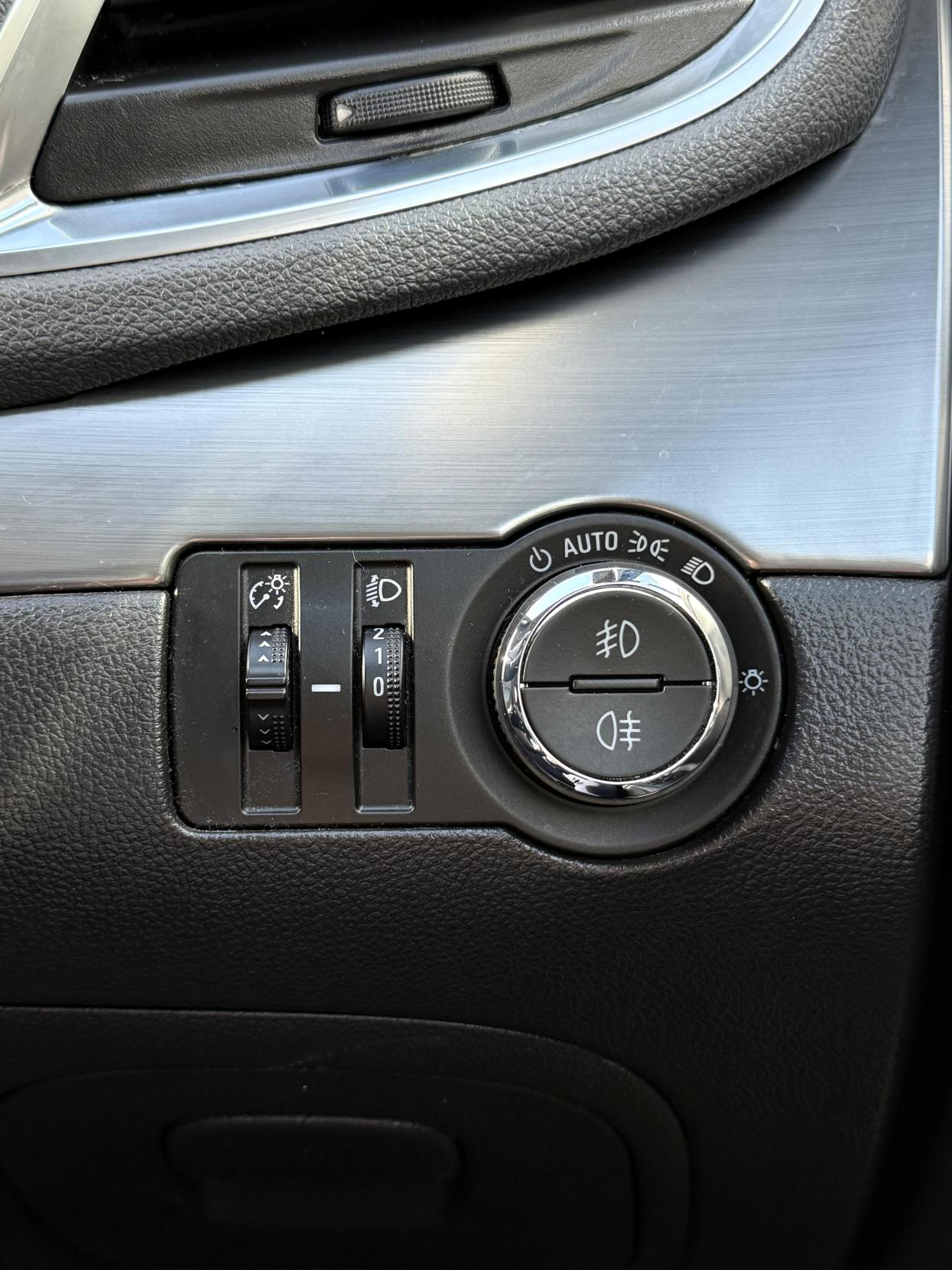 Vauxhall Mokka 1.6i SE SUV 5dr Petrol Manual 2WD Euro 6 (s/s) (115 ps)