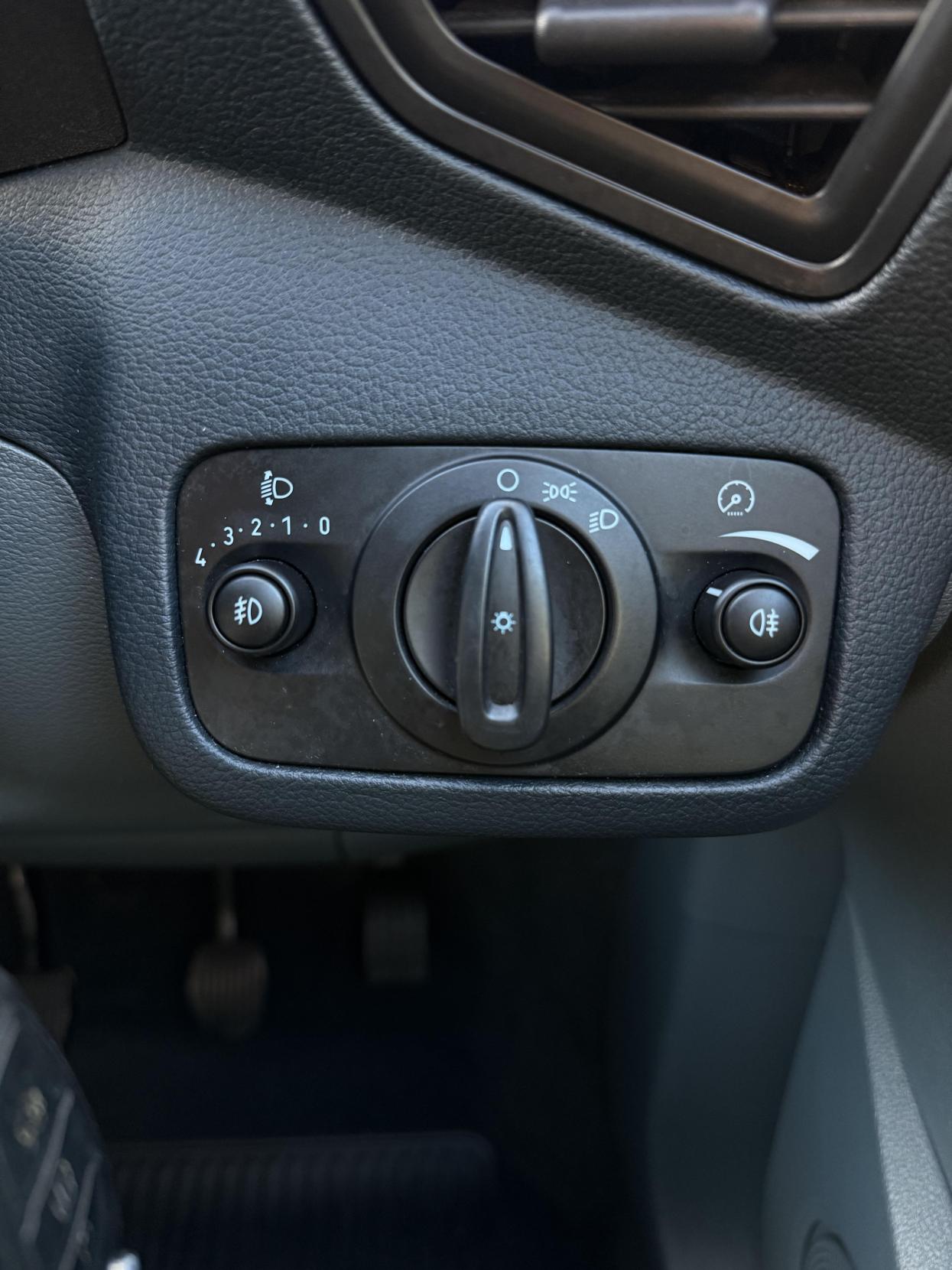 Ford C-Max 1.6 TDCi Zetec MPV 5dr Diesel Manual Euro 5 (115 ps)