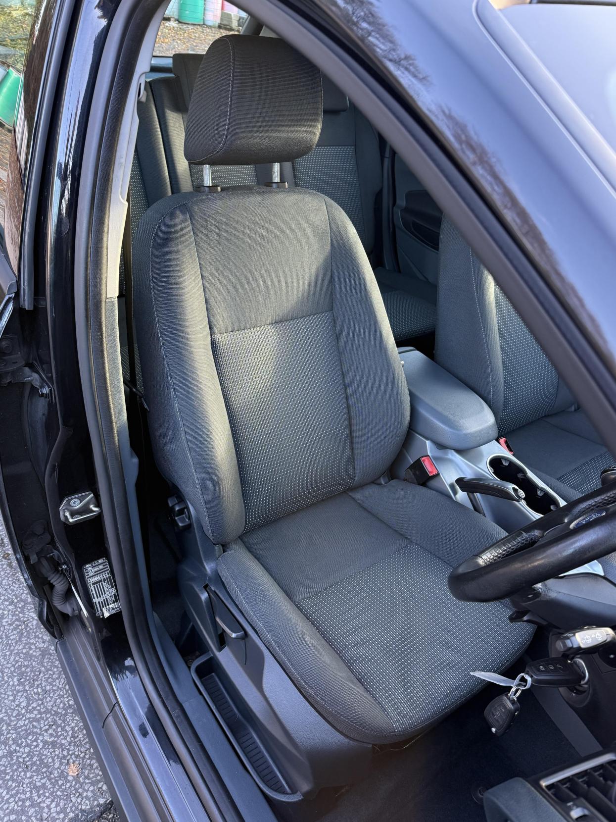 Ford C-Max 1.6 TDCi Zetec MPV 5dr Diesel Manual Euro 5 (115 ps)