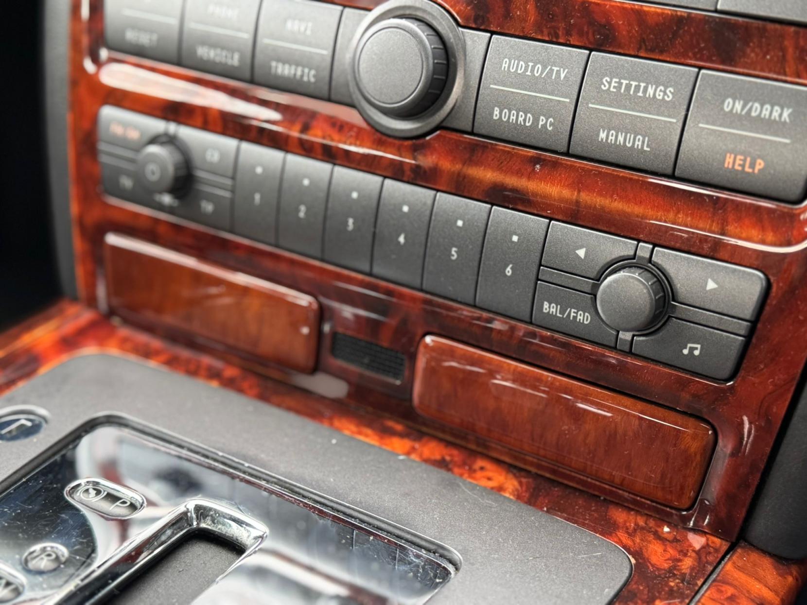 Volkswagen Phaeton 3.2 V6 Saloon 4dr Petrol Automatic (293 g/km, 237 bhp)