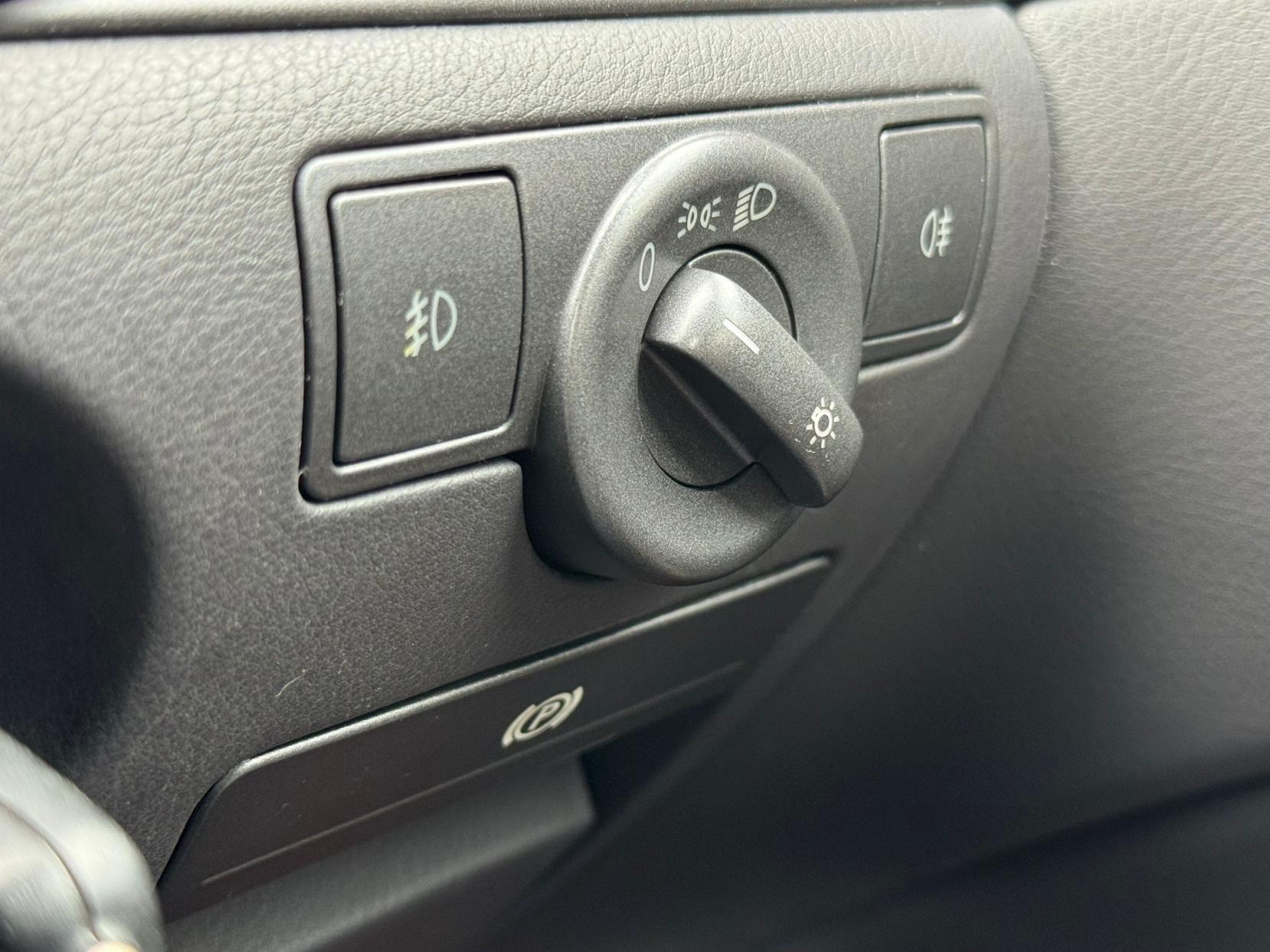 Volkswagen Phaeton 3.2 V6 Saloon 4dr Petrol Automatic (293 g/km, 237 bhp)