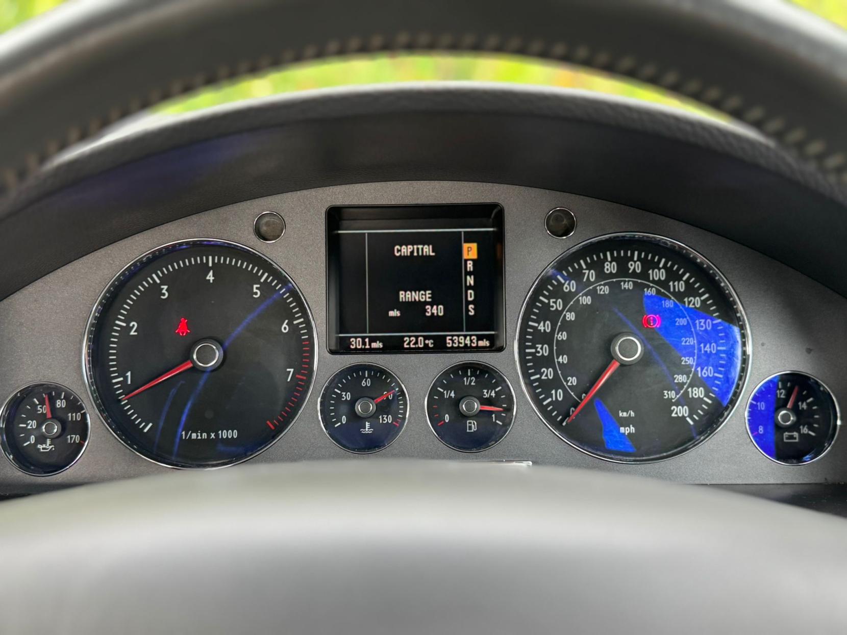 Volkswagen Phaeton 3.2 V6 Saloon 4dr Petrol Automatic (293 g/km, 237 bhp)