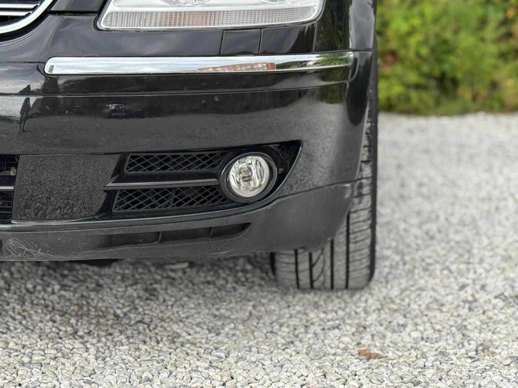 Volkswagen Phaeton 3.2 V6 Saloon 4dr Petrol Automatic (293 g/km, 237 bhp)