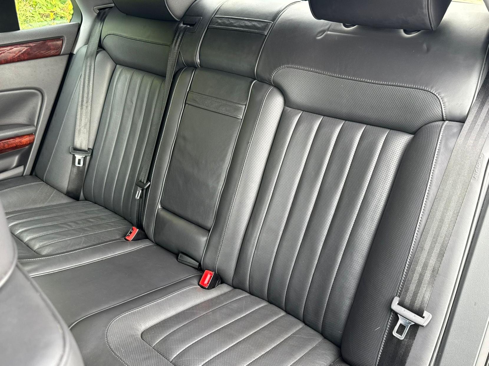 Volkswagen Phaeton 3.2 V6 Saloon 4dr Petrol Automatic (293 g/km, 237 bhp)