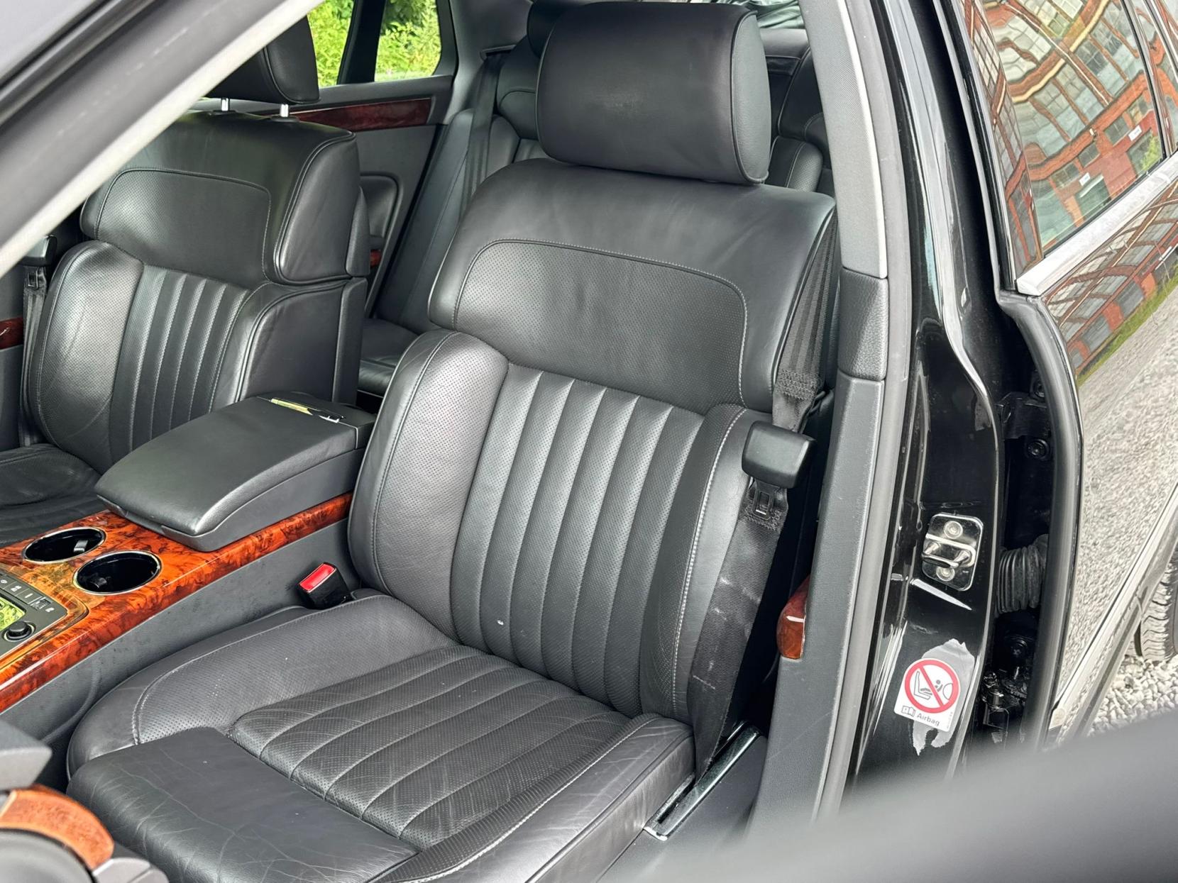 Volkswagen Phaeton 3.2 V6 Saloon 4dr Petrol Automatic (293 g/km, 237 bhp)