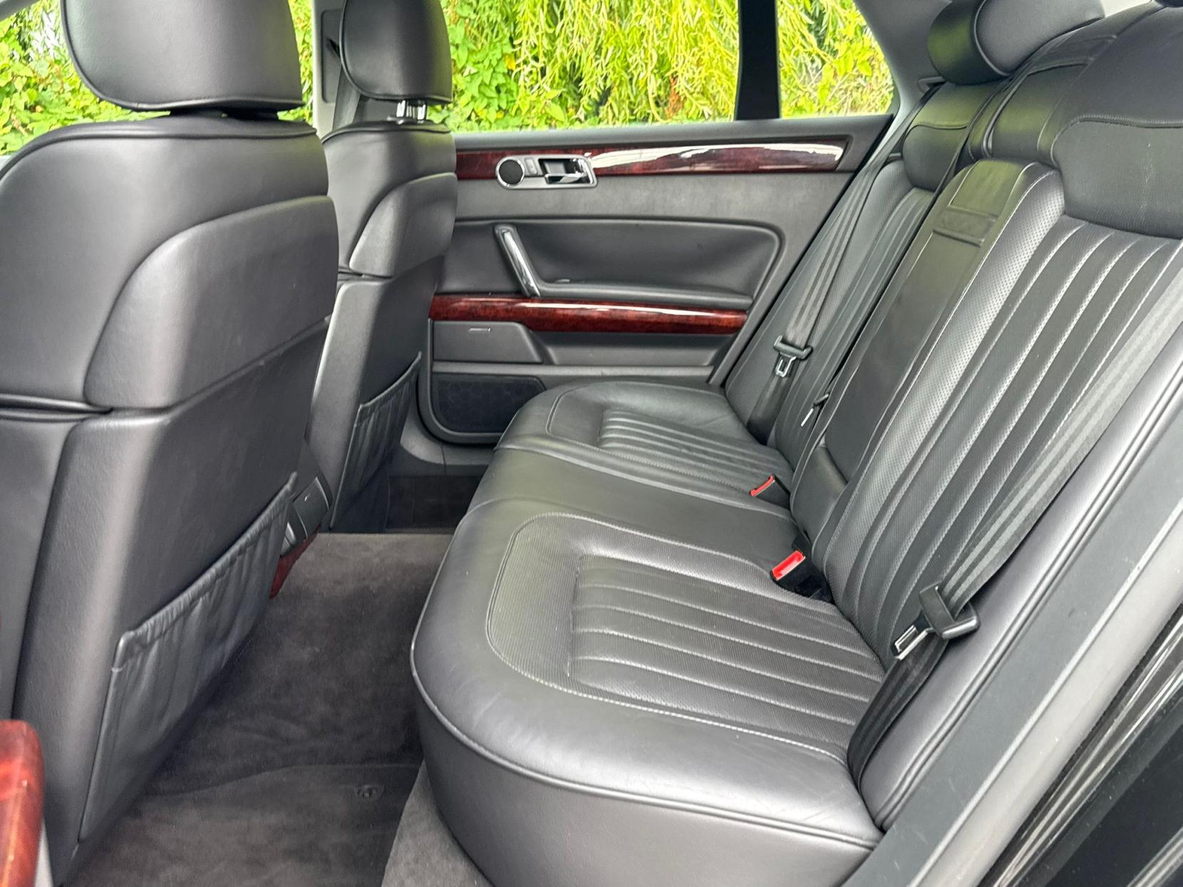 Volkswagen Phaeton 3.2 V6 Saloon 4dr Petrol Automatic (293 g/km, 237 bhp)