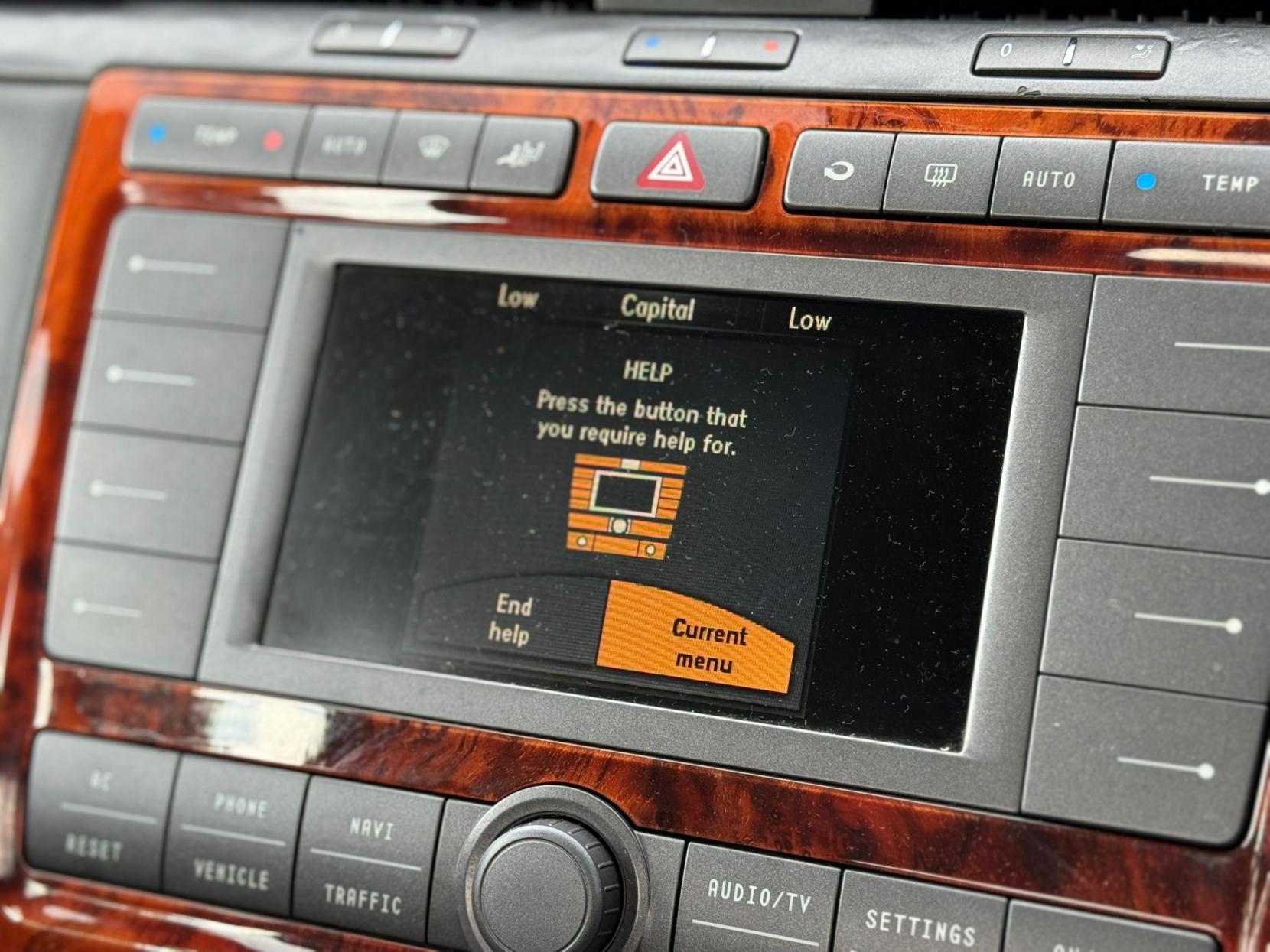 Volkswagen Phaeton 3.2 V6 Saloon 4dr Petrol Automatic (293 g/km, 237 bhp)