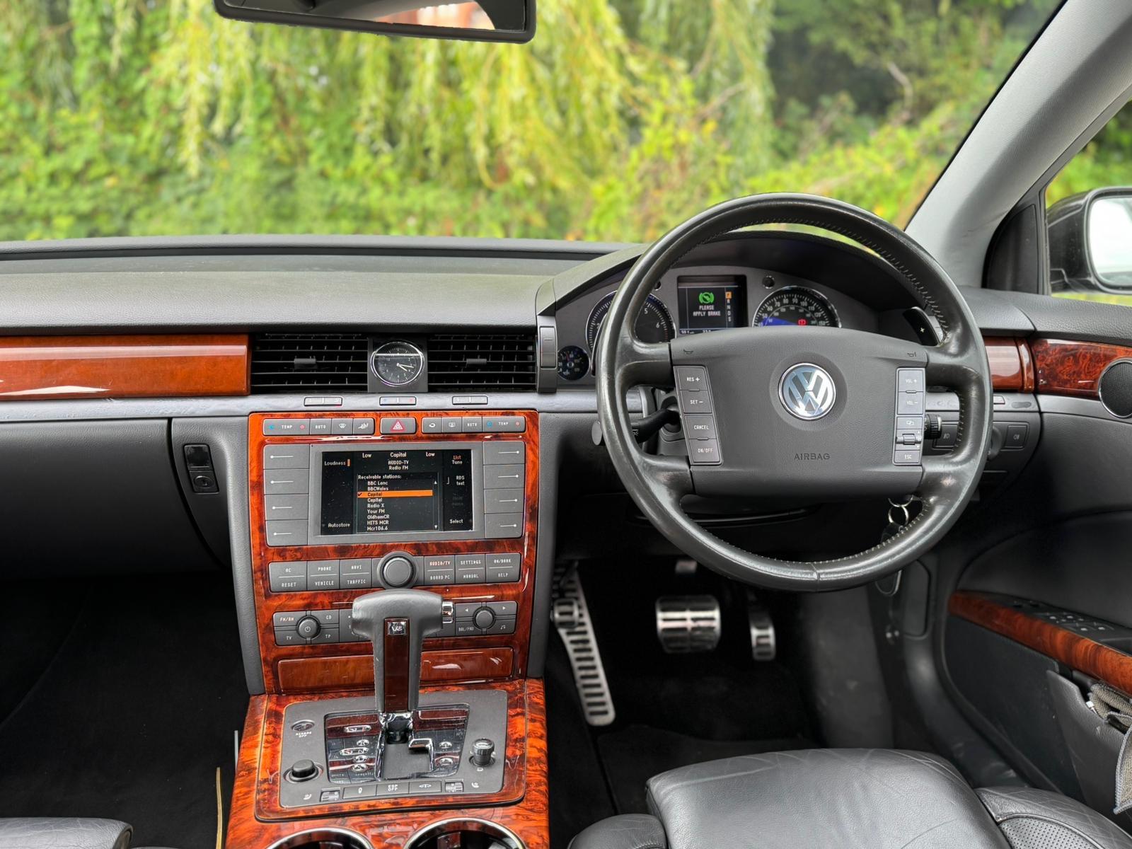 Volkswagen Phaeton 3.2 V6 Saloon 4dr Petrol Automatic (293 g/km, 237 bhp)