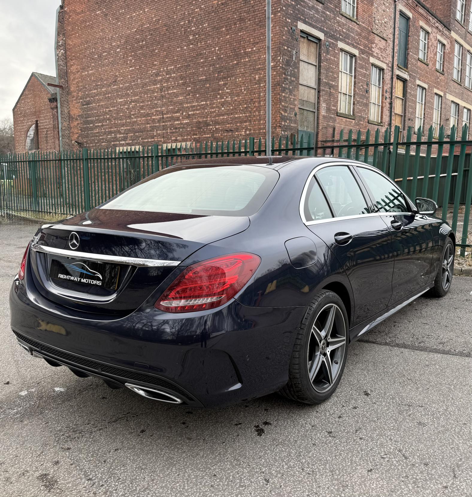 Mercedes-Benz C Class 2.1 C220d AMG Line Saloon 4dr Diesel G-Tronic+ Euro 6 (s/s) (170 ps)