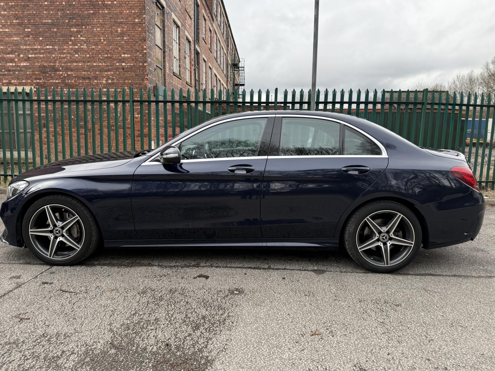 Mercedes-Benz C Class 2.1 C220d AMG Line Saloon 4dr Diesel G-Tronic+ Euro 6 (s/s) (170 ps)