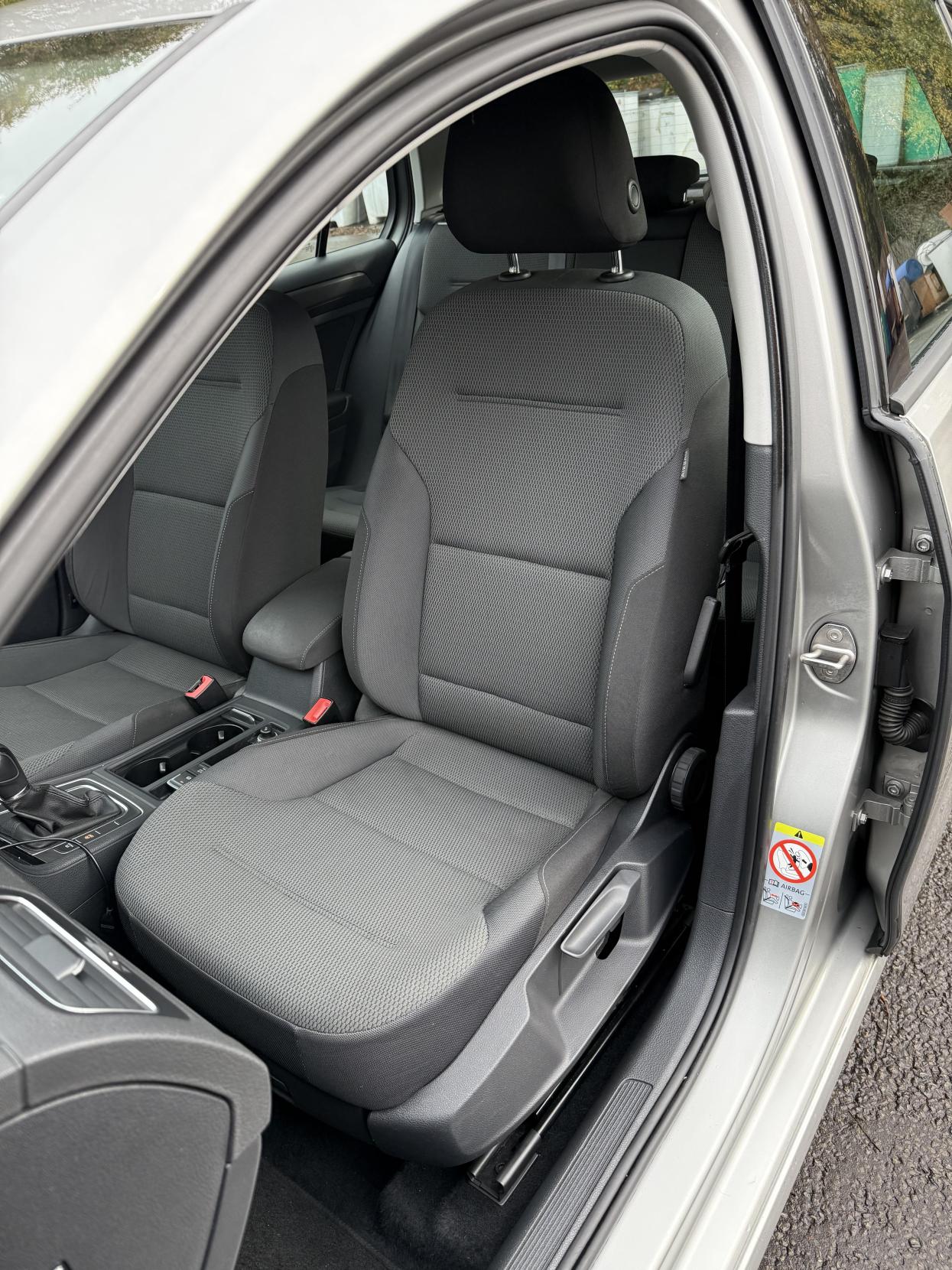 Volkswagen Golf 1.6 TDI BlueMotion Tech SE Hatchback 5dr Diesel DSG Euro 5 (s/s) (105 ps)