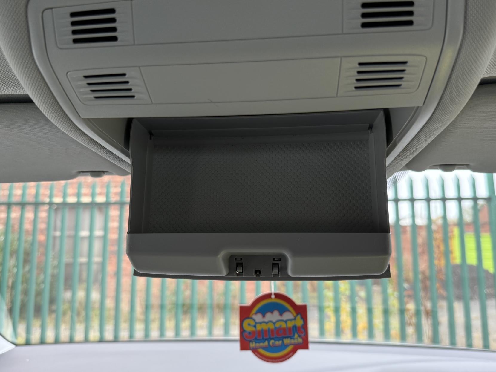 Volkswagen Golf 1.6 TDI BlueMotion Tech SE Hatchback 5dr Diesel DSG Euro 5 (s/s) (105 ps)